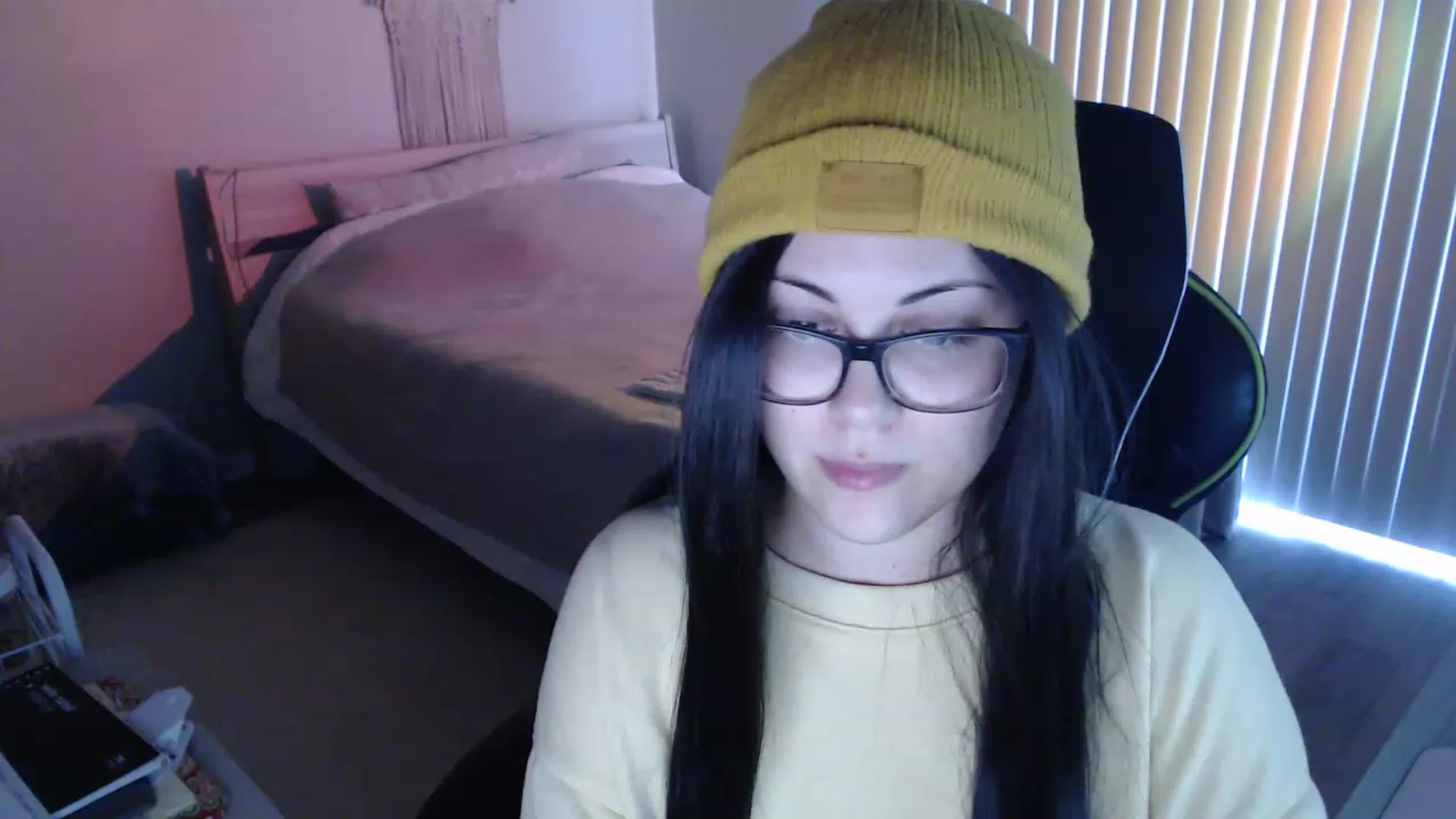 Gallery image thumbnail from Sexy_Sona's myfreecams stream on, 03/08/2023, 19:09 image 4 of 20