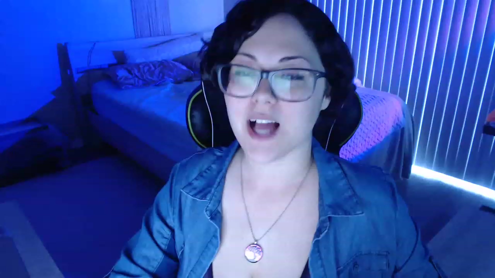 Gallery image thumbnail from Sexy_Sona's myfreecams stream on, 03/11/2023, 20:47 image 17 of 20