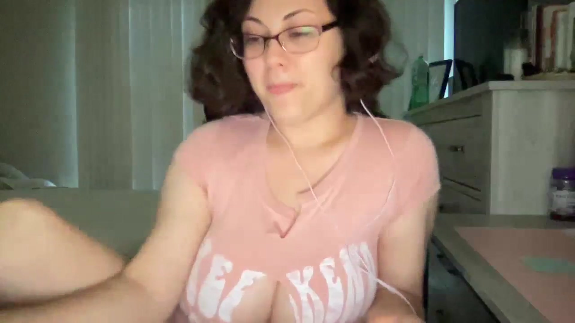 Gallery image thumbnail from Sexy_Sona's myfreecams stream on, 08/06/2023, 24:55 image 3 of 20