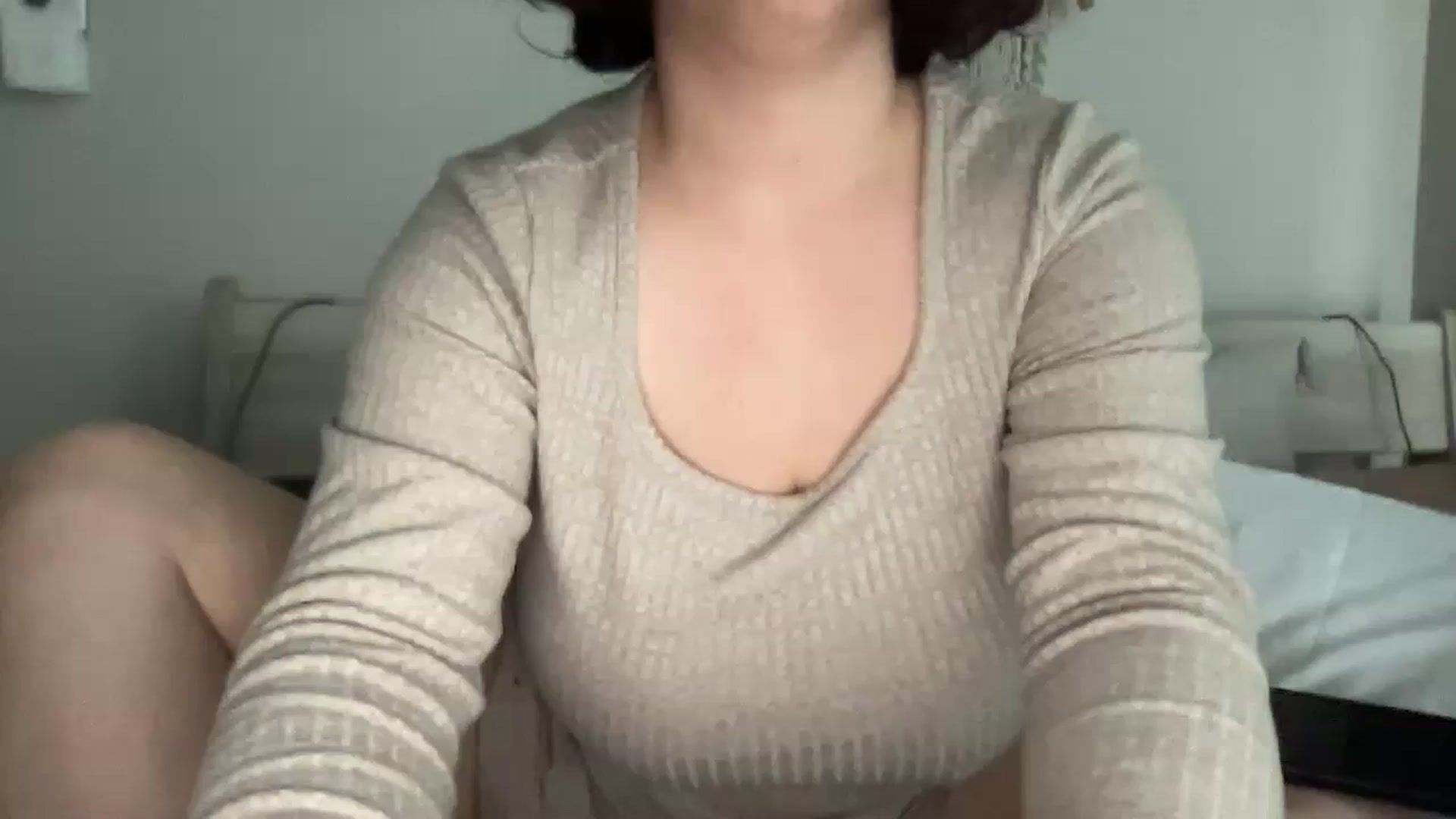 Gallery image thumbnail from Sexy_Sona's myfreecams stream on, 08/16/2023, 16:27 image 17 of 20