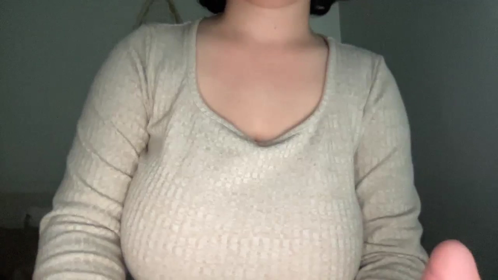 Gallery image thumbnail from Sexy_Sona's myfreecams stream on, 08/16/2023, 19:25 image 15 of 20