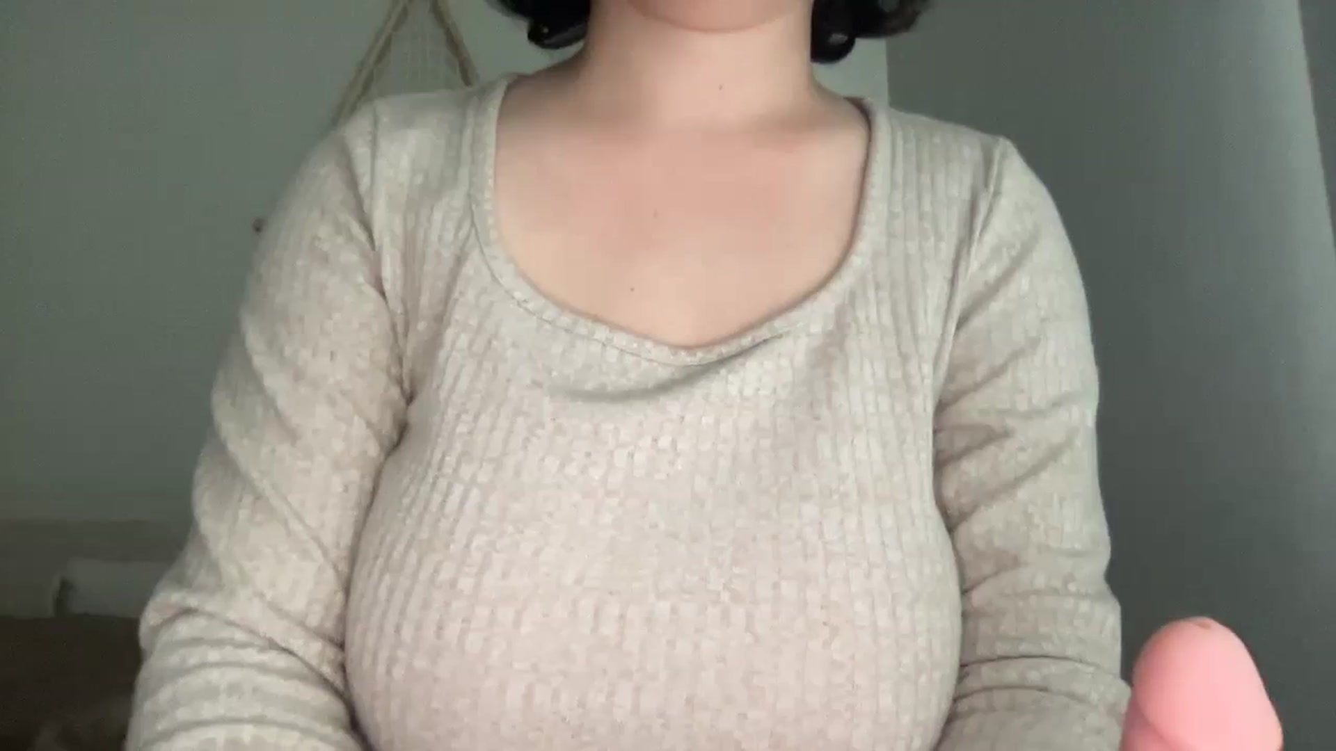 Gallery image thumbnail from Sexy_Sona's myfreecams stream on, 08/16/2023, 19:25 image 4 of 20