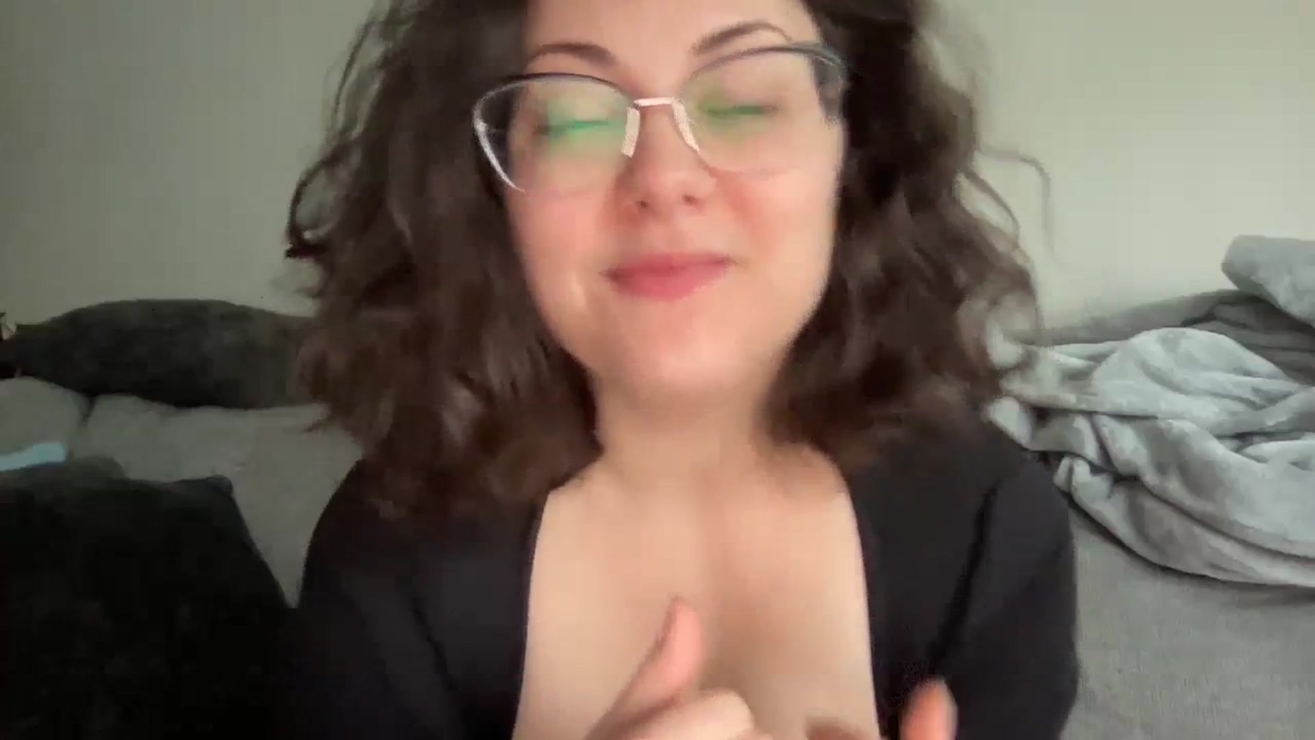 Gallery image thumbnail from Sexy_Sona's myfreecams stream on, 01/24/2024, 18:05 image 2 of 20