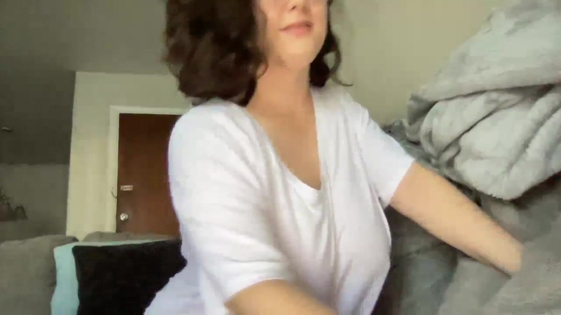 Gallery image thumbnail from Sexy_Sona's myfreecams stream on, 01/31/2024, 17:42 image 3 of 20