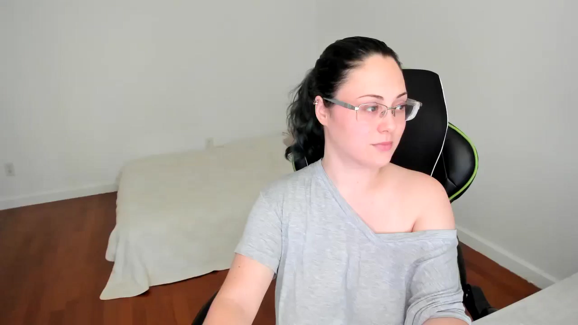 Gallery image thumbnail from Sexy_Sona's myfreecams stream on, 09/10/2025, 17:01 image 7 of 20