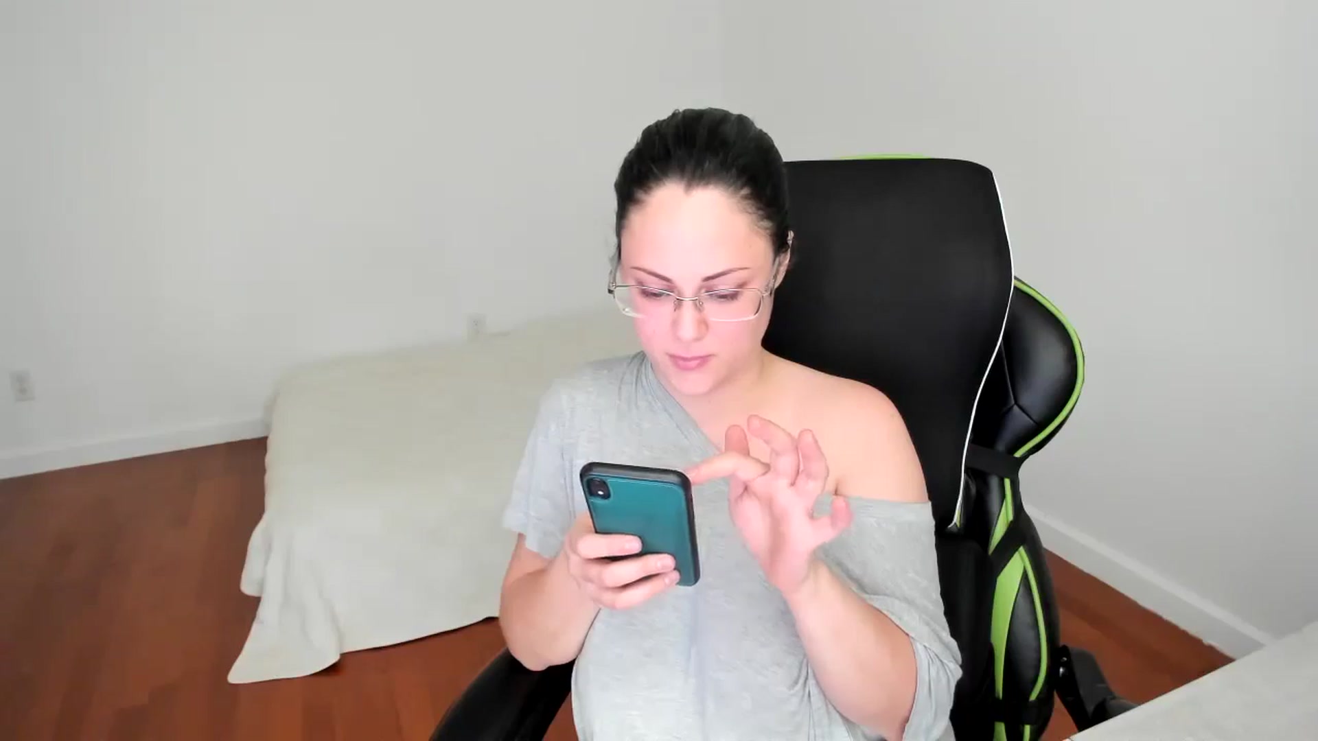 Gallery image thumbnail from Sexy_Sona's myfreecams stream on, 09/10/2025, 17:01 image 4 of 20