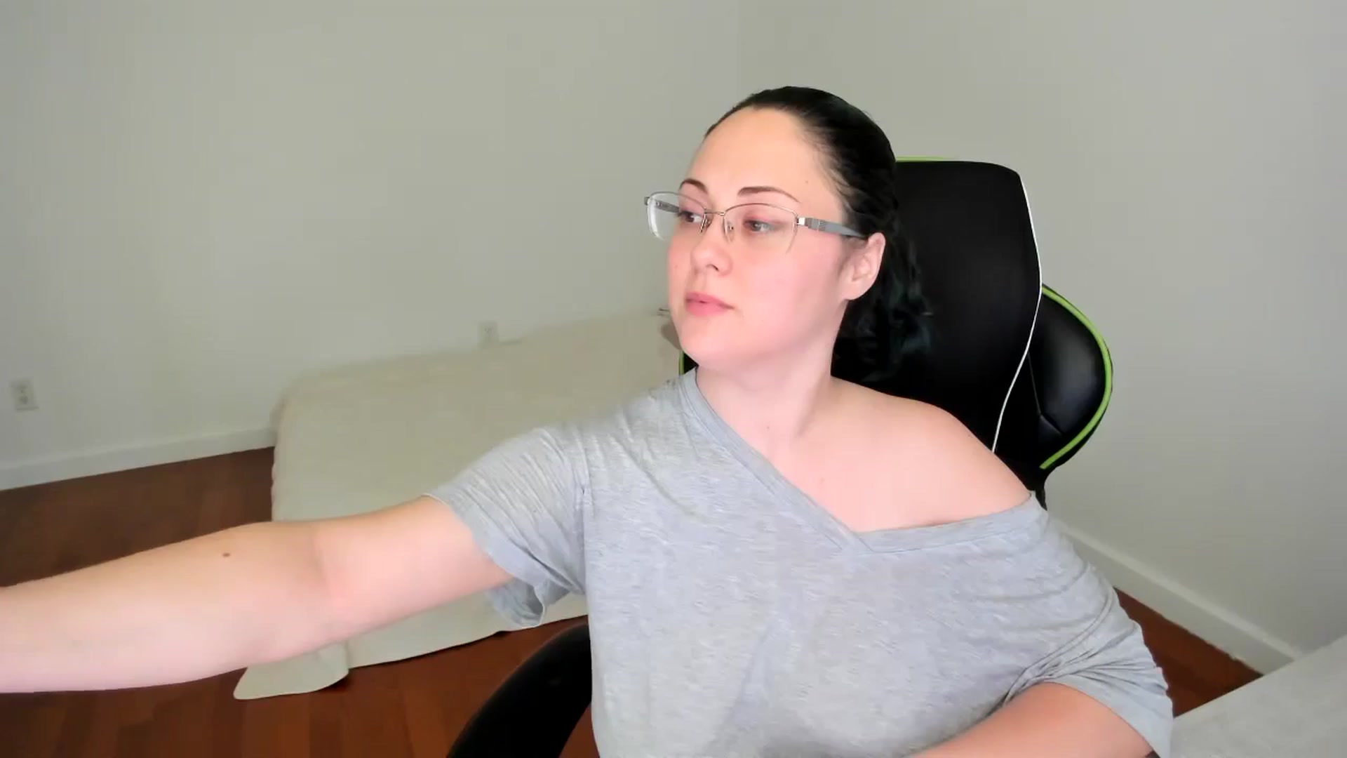 Gallery image thumbnail from Sexy_Sona's myfreecams stream on, 09/10/2025, 17:01 image 6 of 20