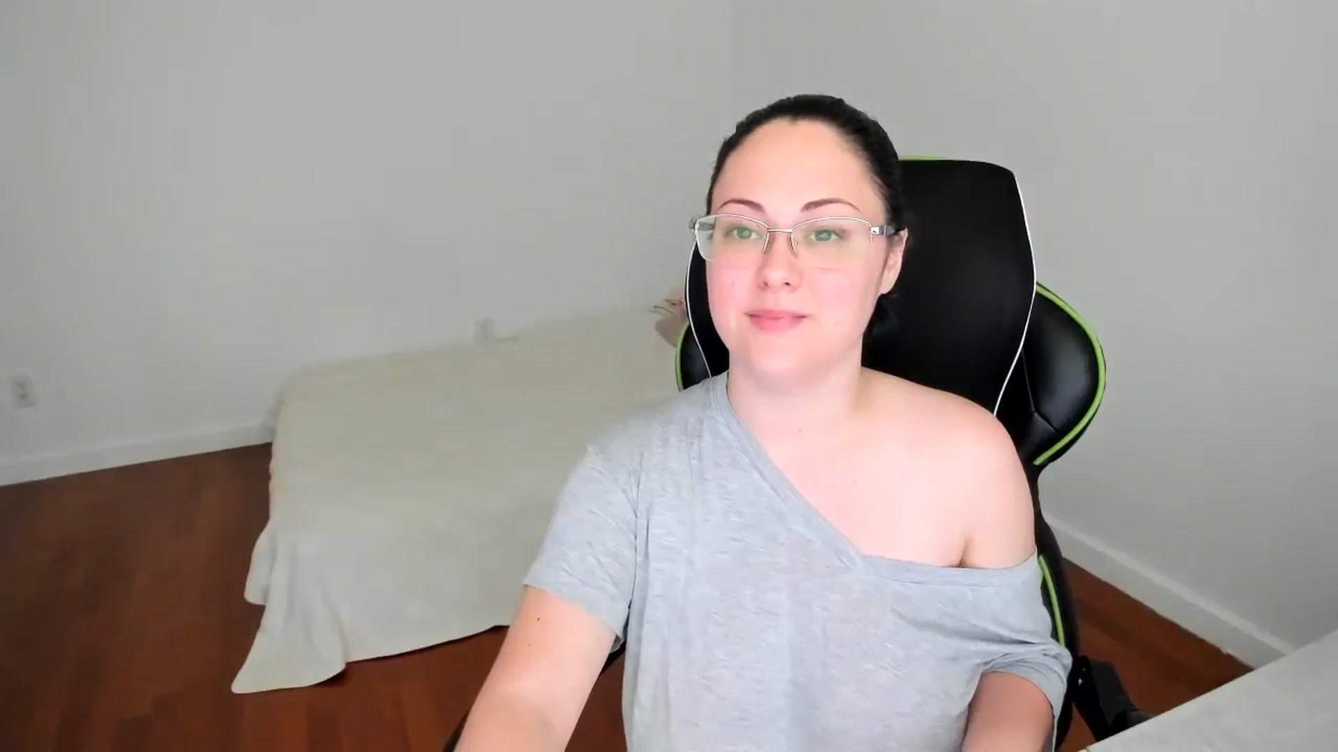 Gallery image thumbnail from Sexy_Sona's myfreecams stream on, 09/10/2025, 17:01 image 8 of 20