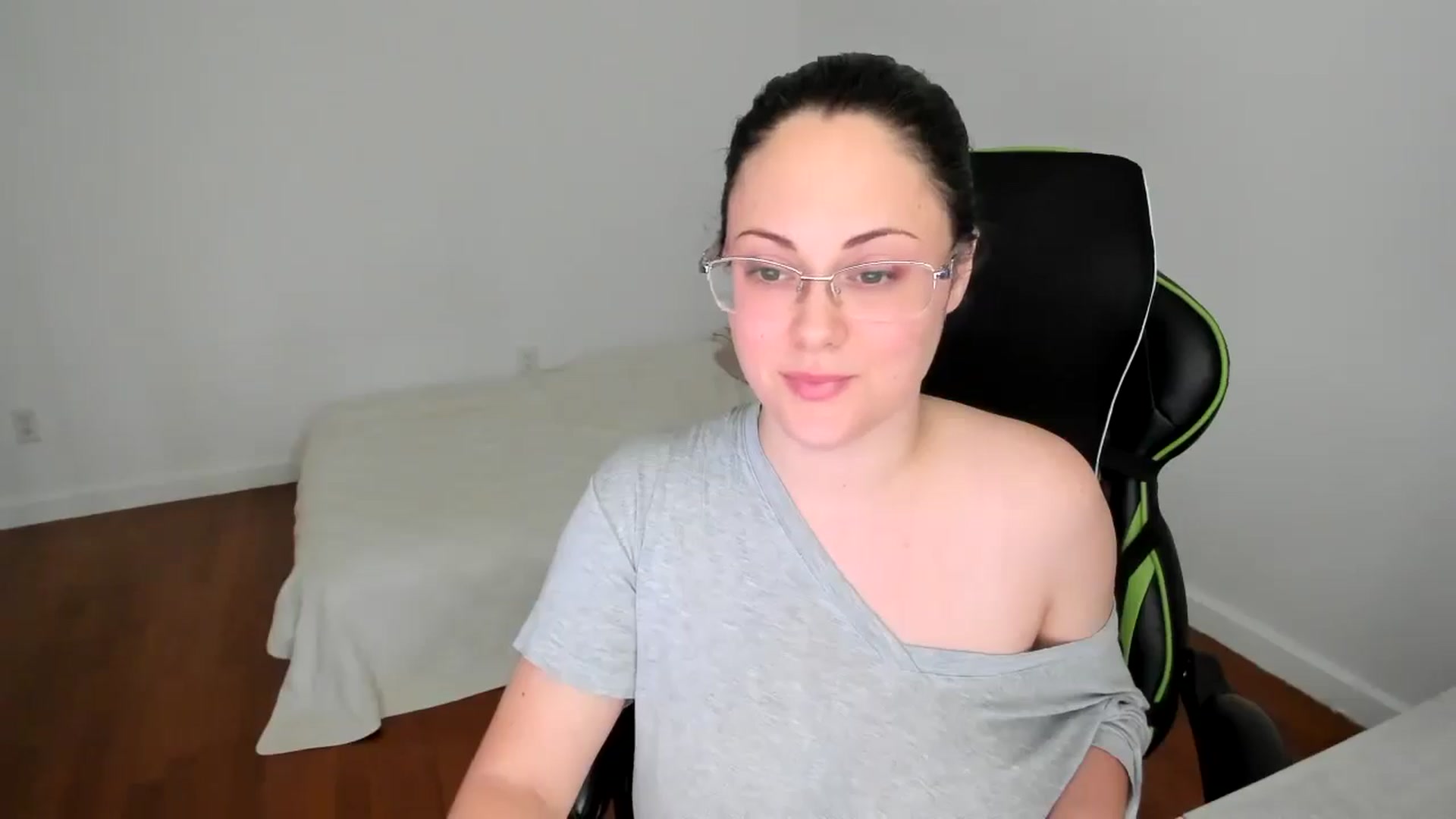 Gallery image thumbnail from Sexy_Sona's myfreecams stream on, 09/10/2025, 17:01 image 15 of 20