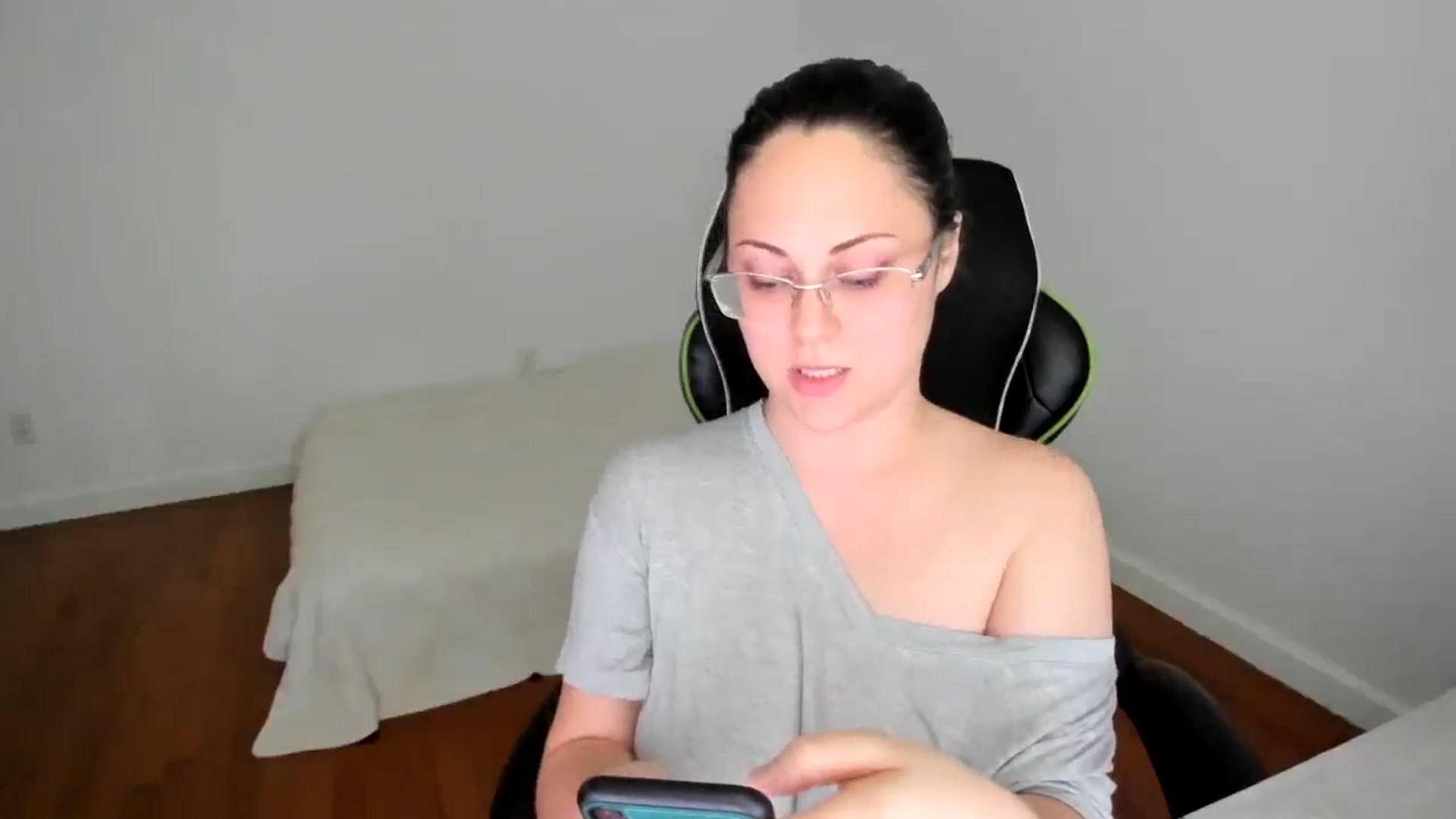 Gallery image thumbnail from Sexy_Sona's myfreecams stream on, 09/10/2025, 17:27 image 9 of 20
