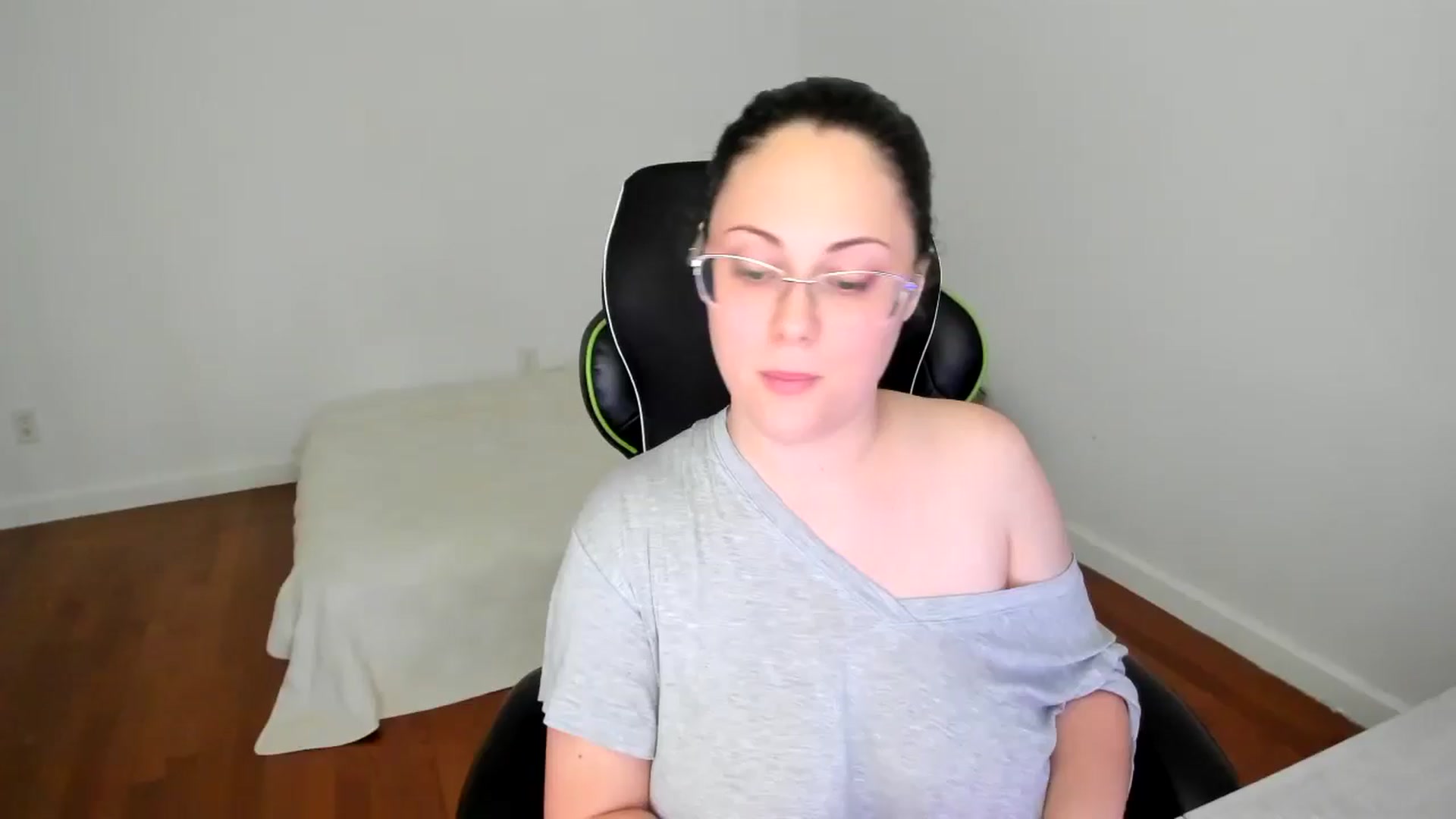 Gallery image thumbnail from Sexy_Sona's myfreecams stream on, 09/10/2025, 17:27 image 1 of 20