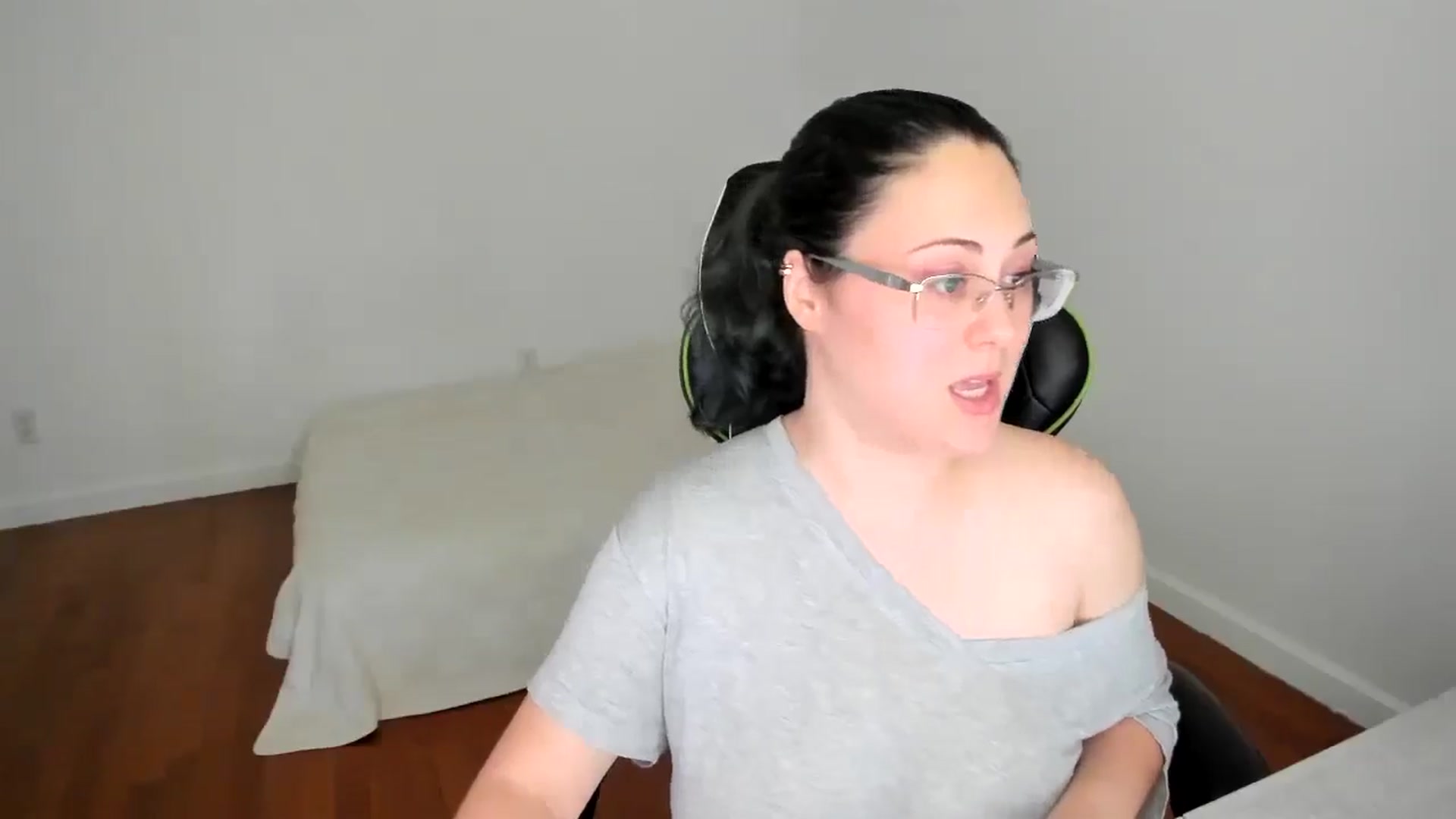Gallery image thumbnail from Sexy_Sona's myfreecams stream on, 09/10/2025, 17:27 image 13 of 20