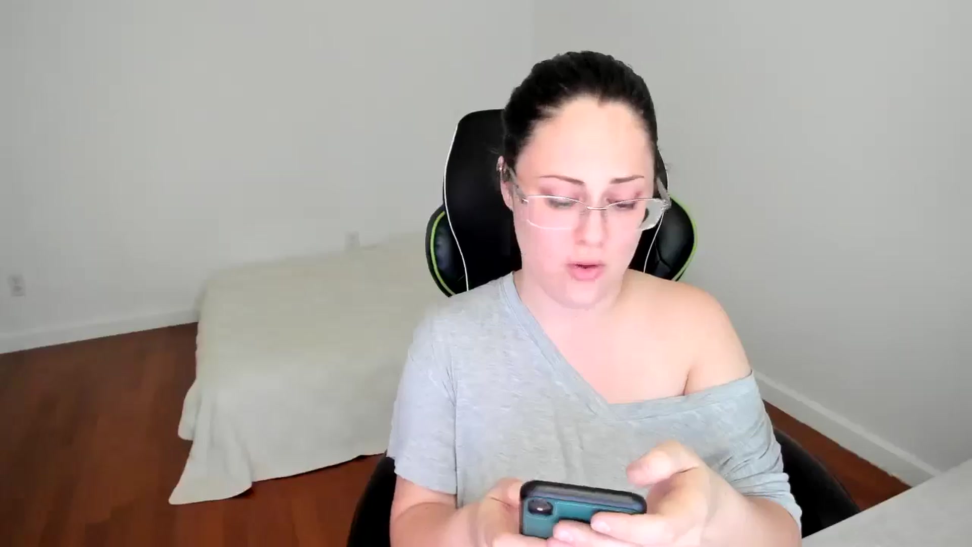 Gallery image thumbnail from Sexy_Sona's myfreecams stream on, 09/10/2025, 17:27 image 17 of 20