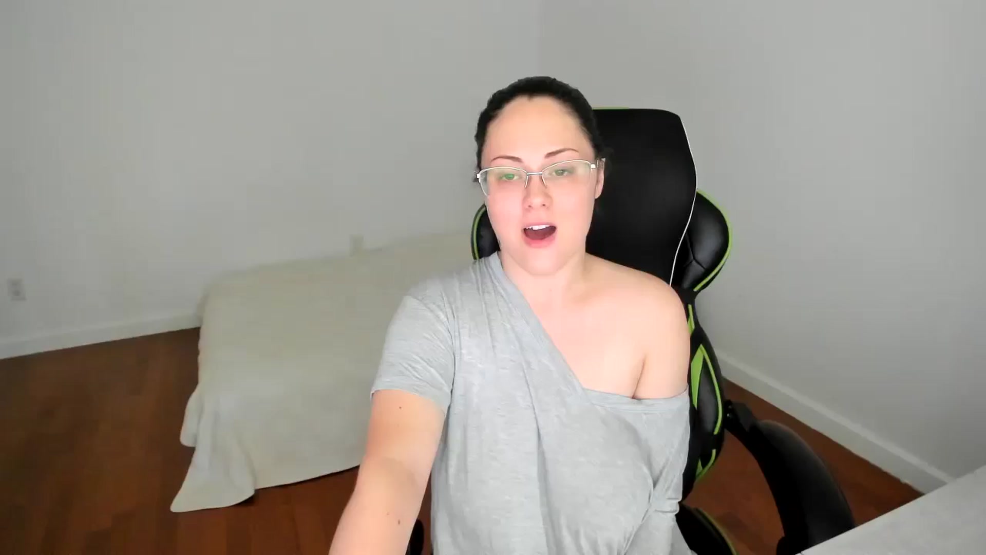Gallery image thumbnail from Sexy_Sona's myfreecams stream on, 09/10/2025, 18:10 image 1 of 20