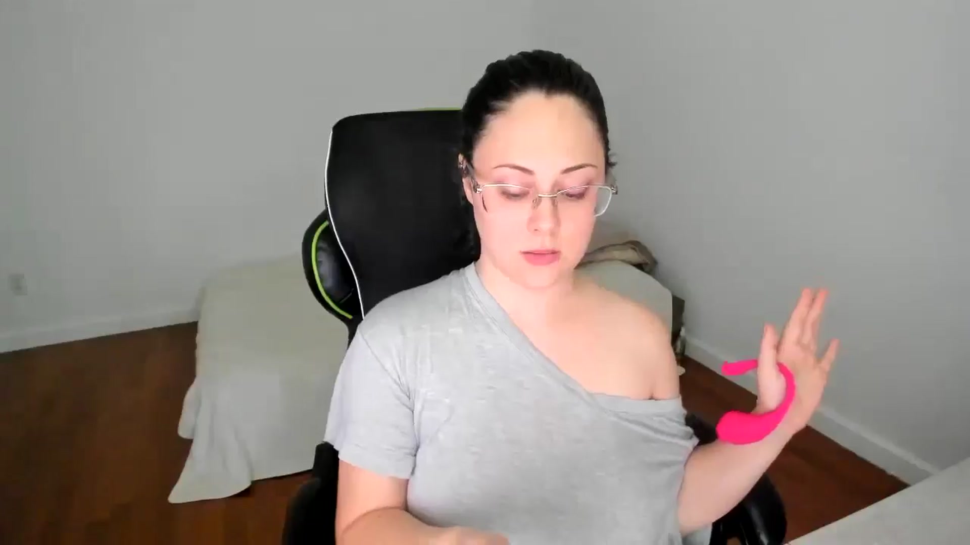 Gallery image thumbnail from Sexy_Sona's myfreecams stream on, 09/10/2025, 18:10 image 13 of 20