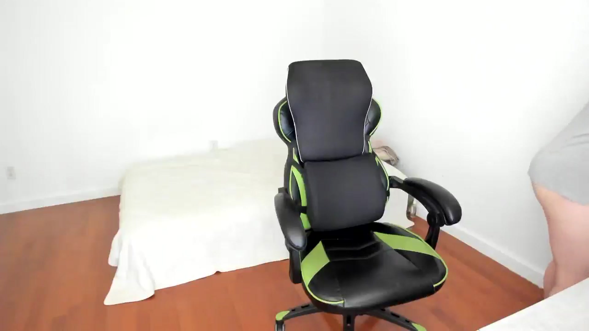 Gallery image thumbnail from Sexy_Sona's myfreecams stream on, 09/10/2025, 18:10 image 6 of 20