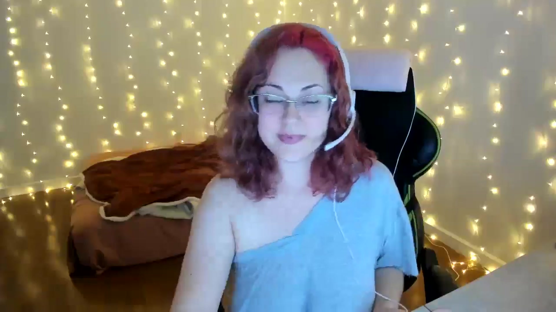 Gallery image thumbnail from Sexy_Sona's myfreecams stream on, 10/01/2025, 22:52 image 13 of 20