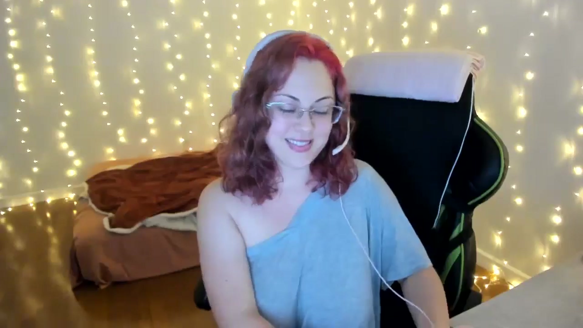 Gallery image thumbnail from Sexy_Sona's myfreecams stream on, 10/01/2025, 22:52 image 5 of 20