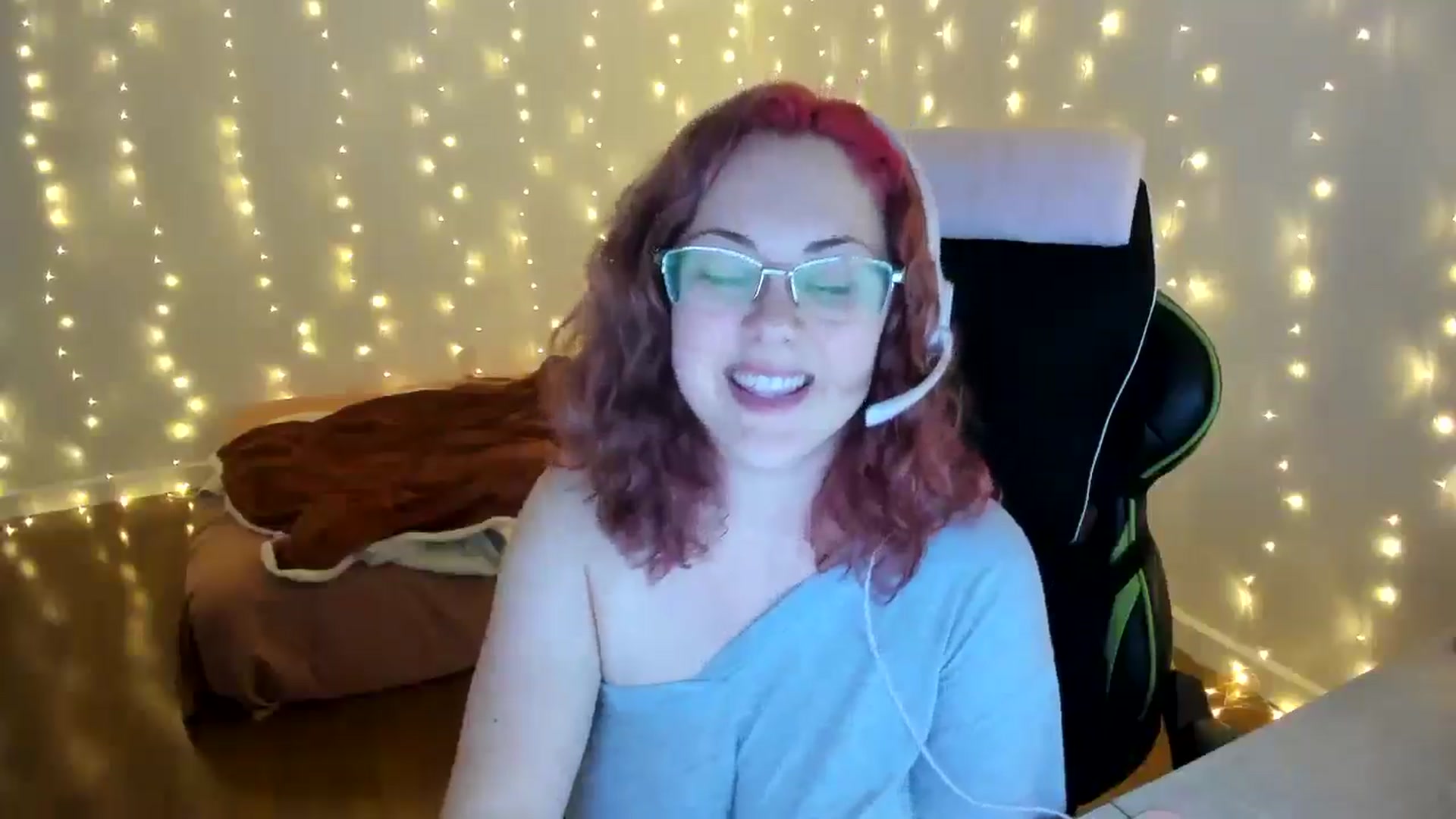 Gallery image thumbnail from Sexy_Sona's myfreecams stream on, 10/01/2025, 22:52 image 16 of 20