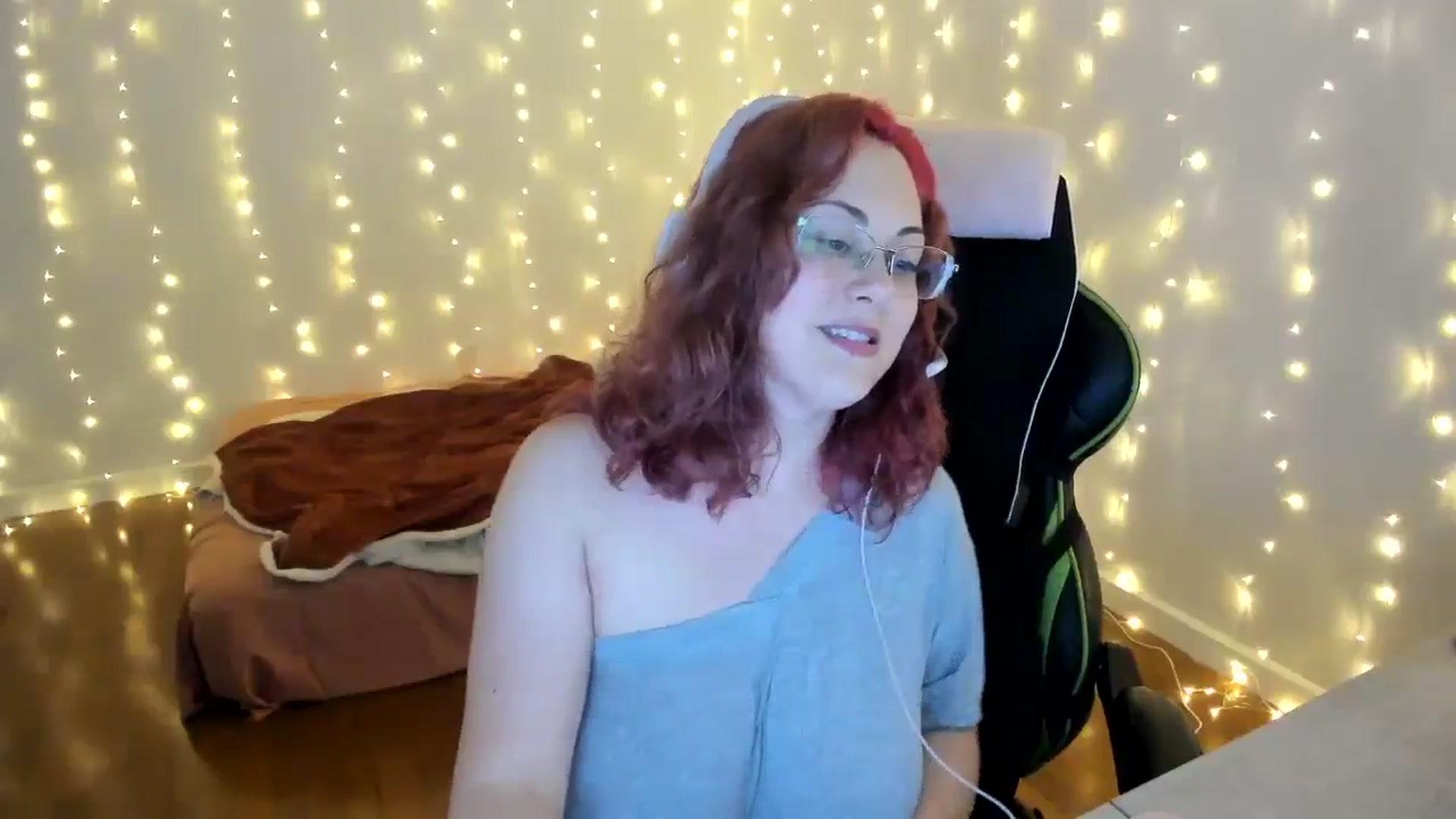 Gallery image thumbnail from Sexy_Sona's myfreecams stream on, 10/01/2025, 22:52 image 7 of 20