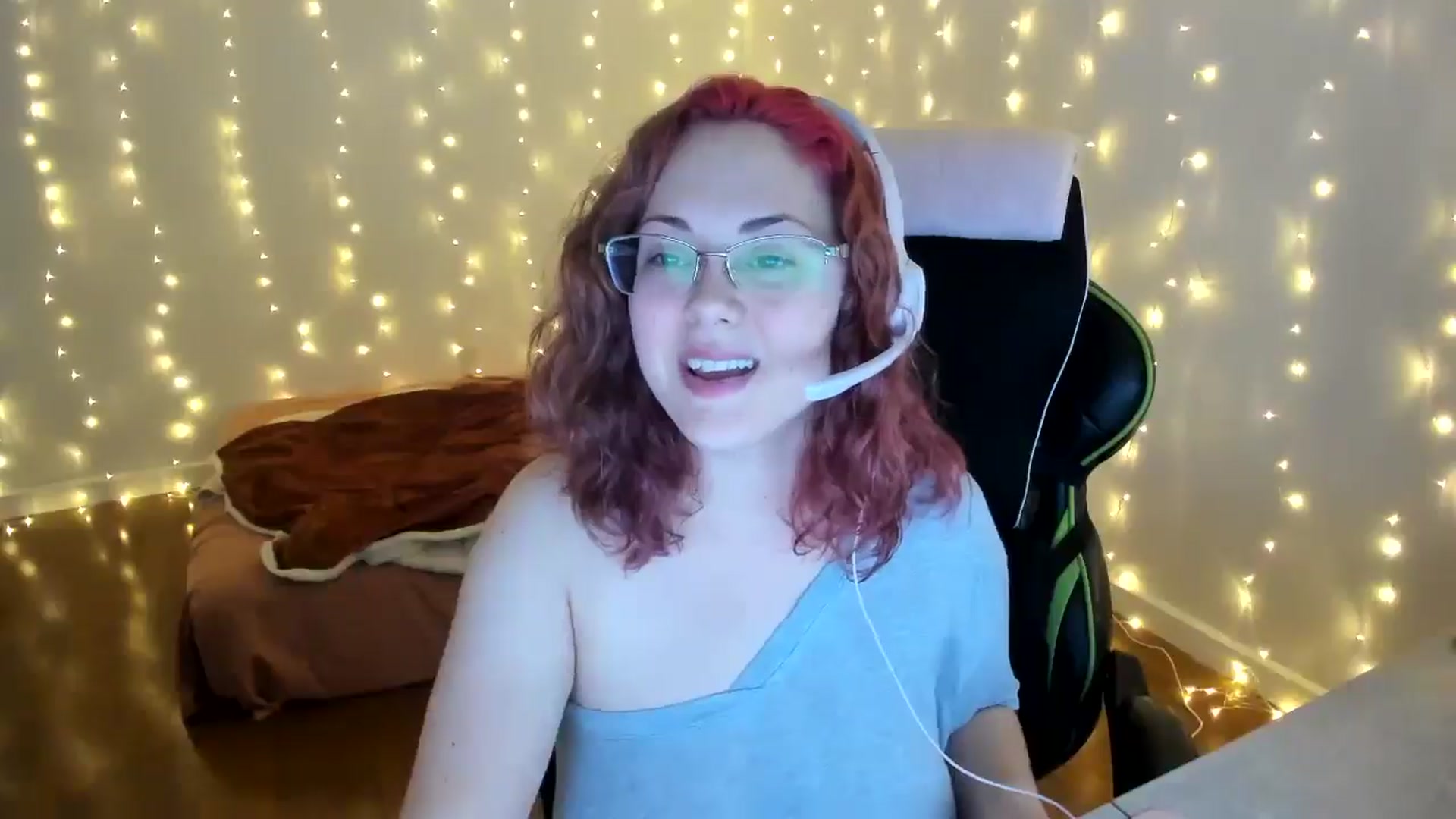 Gallery image thumbnail from Sexy_Sona's myfreecams stream on, 10/01/2025, 22:52 image 14 of 20