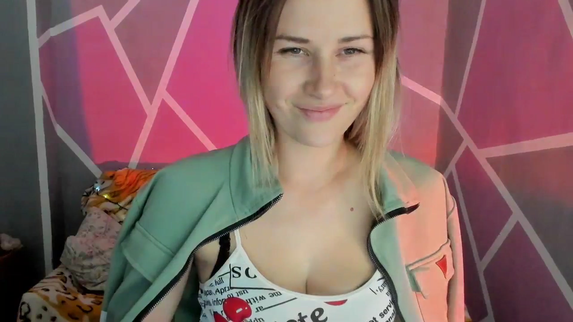 Gallery image thumbnail from Sexy_Ukr's myfreecams stream on, 10/06/2023, 14:33 image 9 of 20