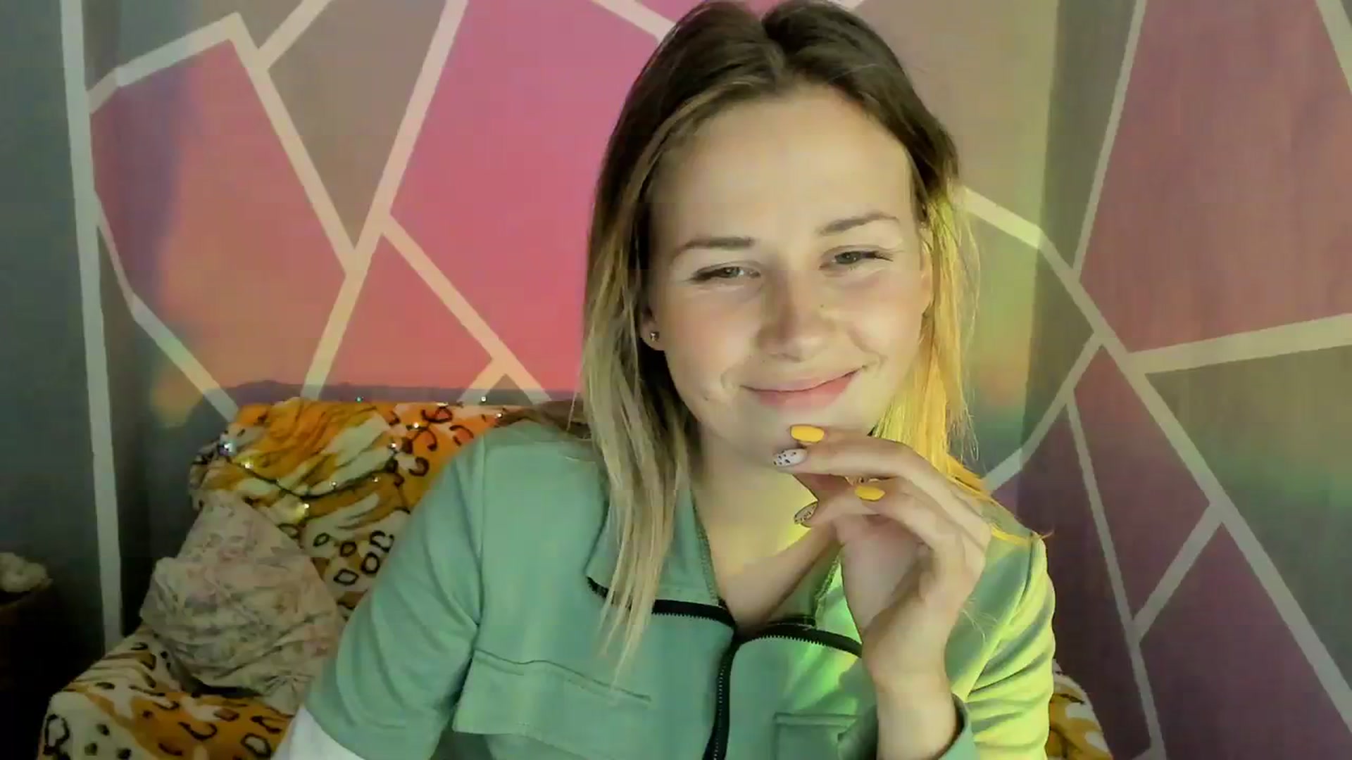 Gallery image thumbnail from Sexy_Ukr's myfreecams stream on, 10/06/2023, 16:17 image 16 of 20
