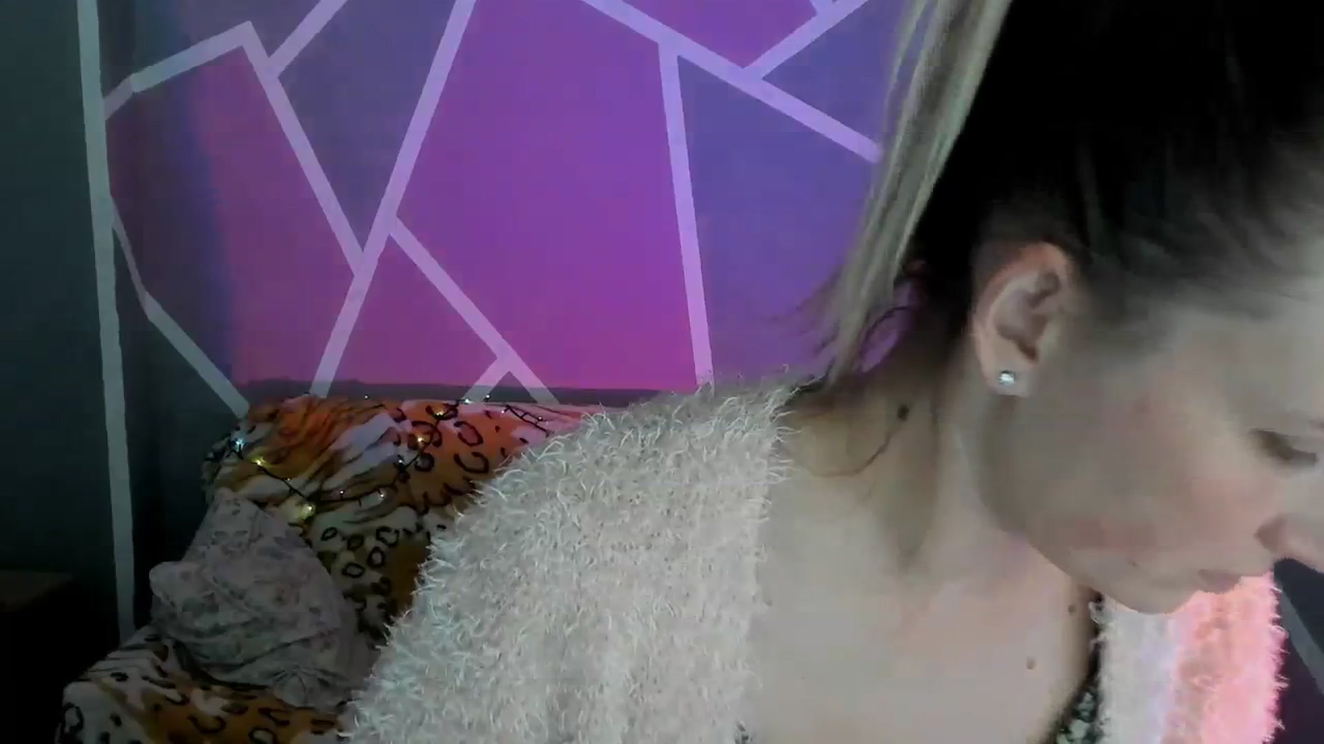Gallery image thumbnail from Sexy_Ukr's myfreecams stream on, 10/15/2023, 16:43 image 16 of 20