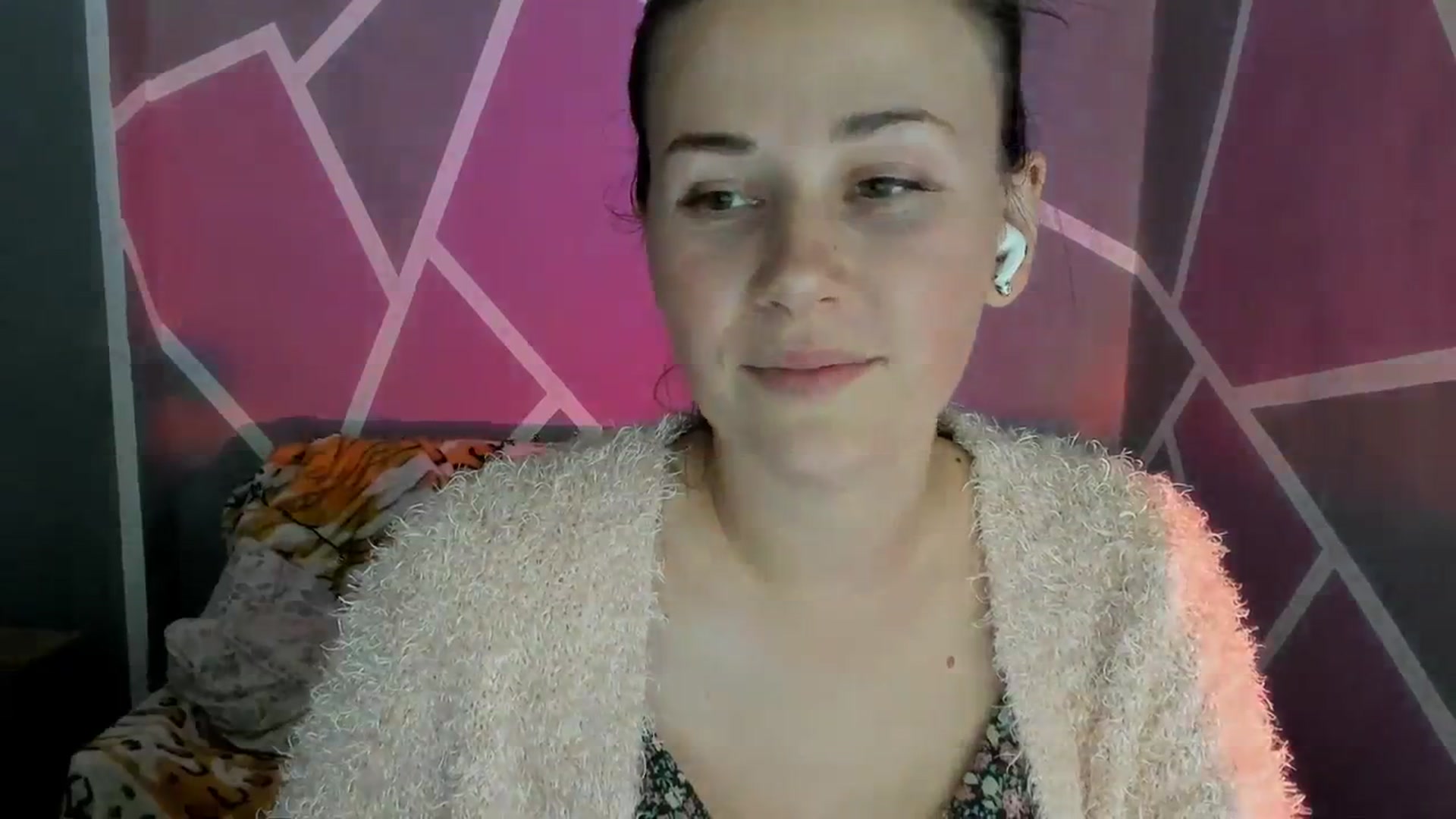 Gallery image thumbnail from Sexy_Ukr's myfreecams stream on, 10/15/2023, 16:43 image 15 of 20