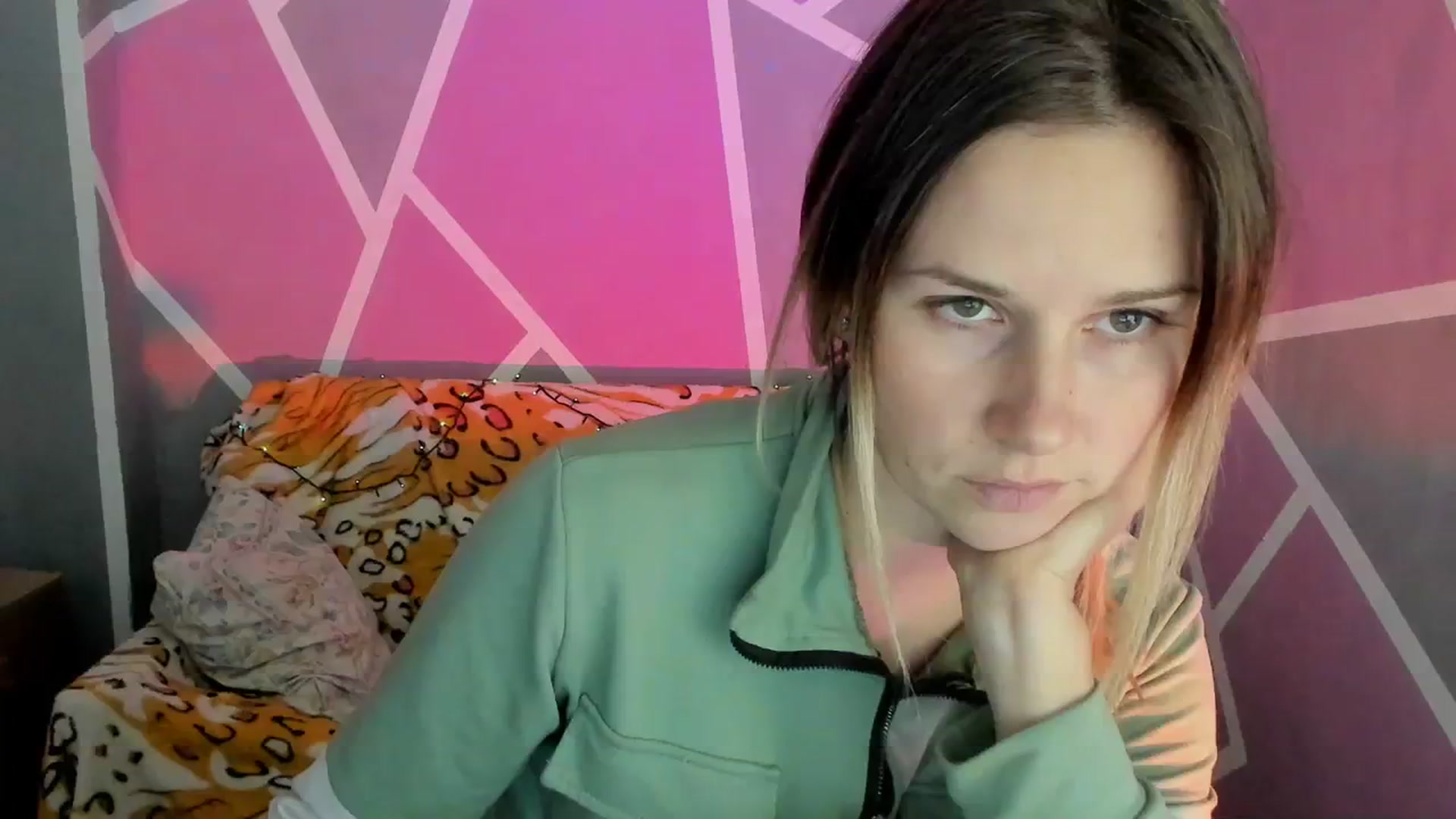 Gallery image thumbnail from Sexy_Ukr's myfreecams stream on, 10/18/2023, 15:41 image 10 of 20