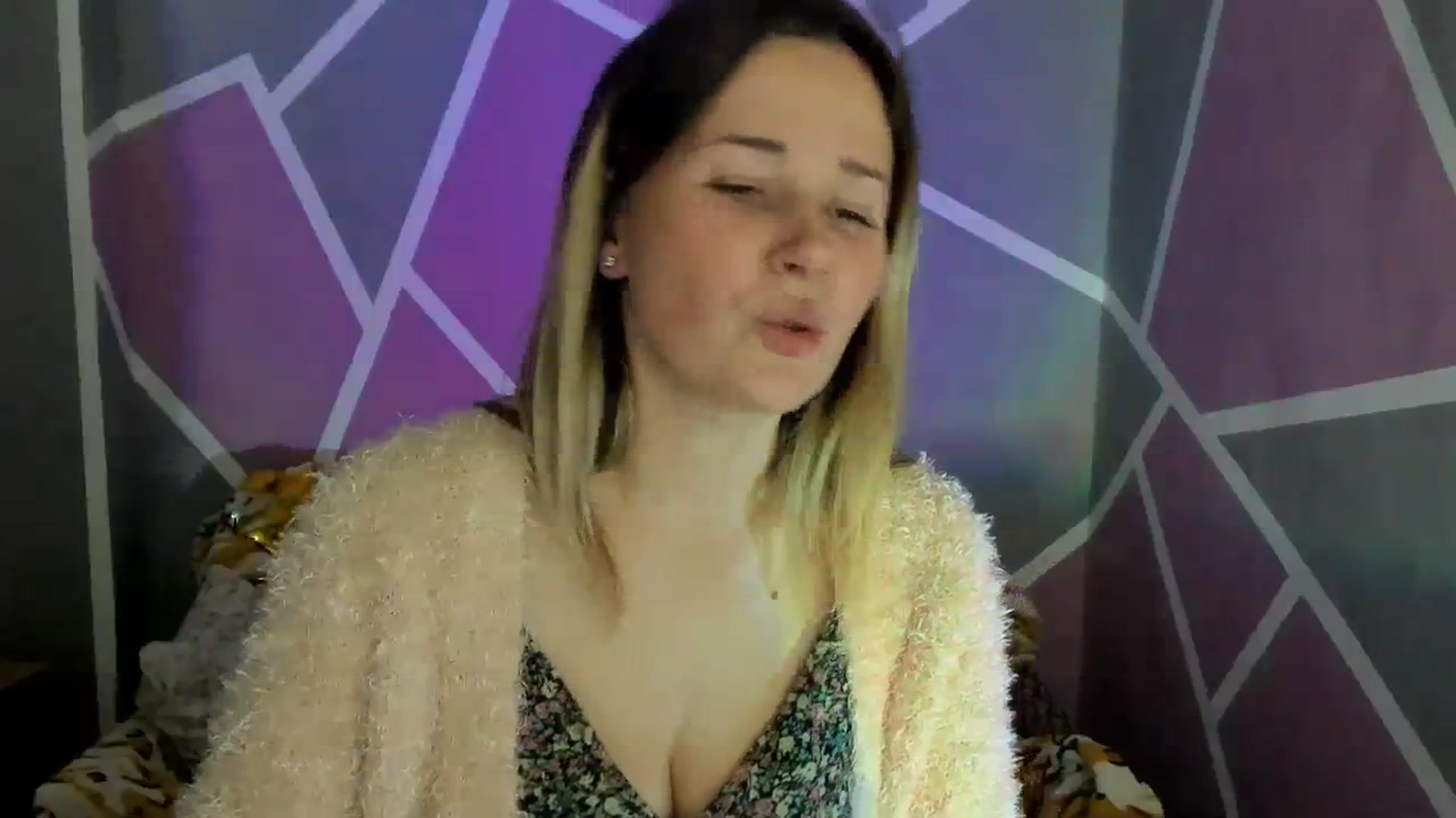 Gallery image thumbnail from Sexy_Ukr's myfreecams stream on, 10/20/2023, 15:54 image 16 of 20