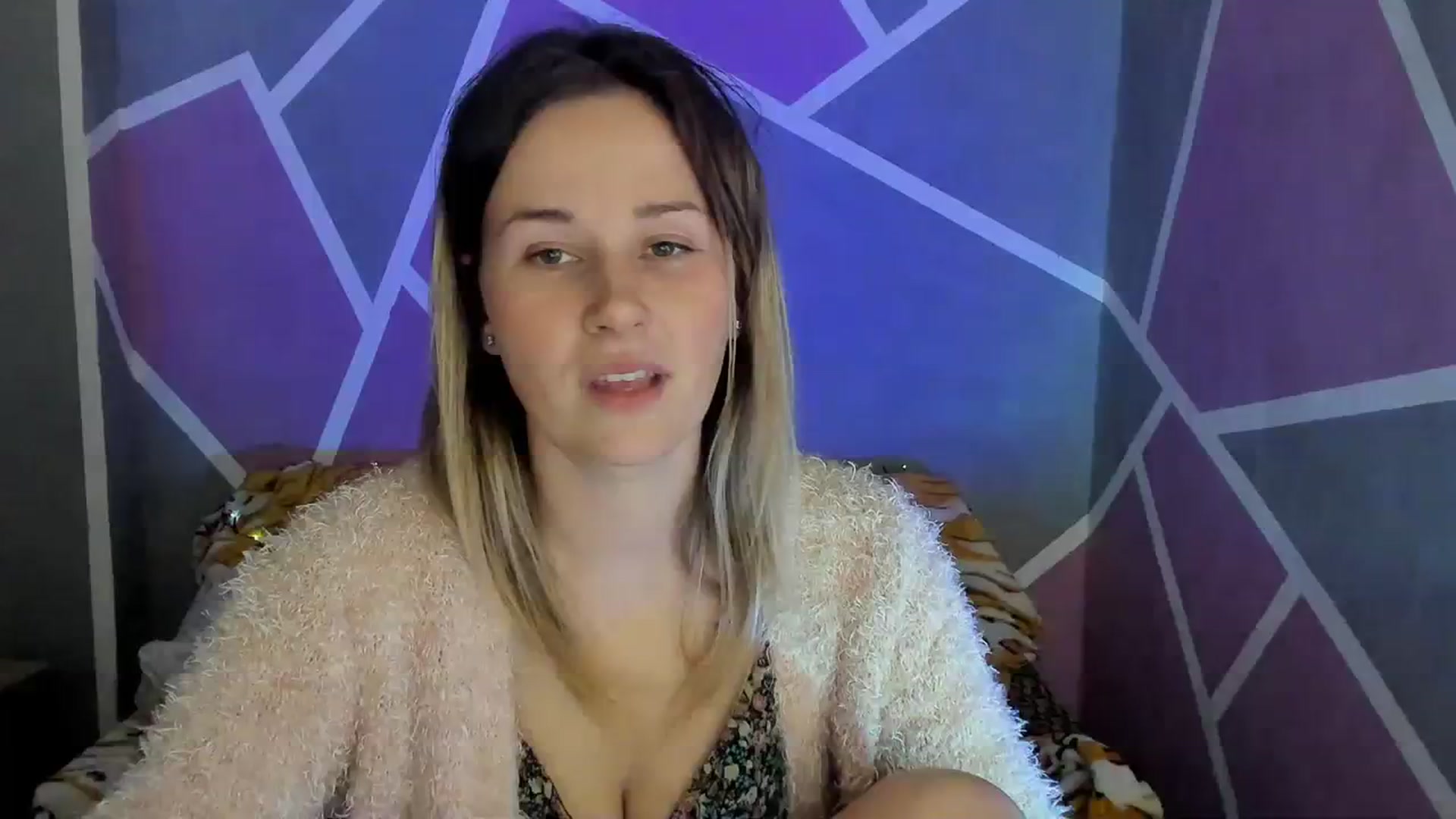 Gallery image thumbnail from Sexy_Ukr's myfreecams stream on, 10/20/2023, 15:54 image 1 of 20