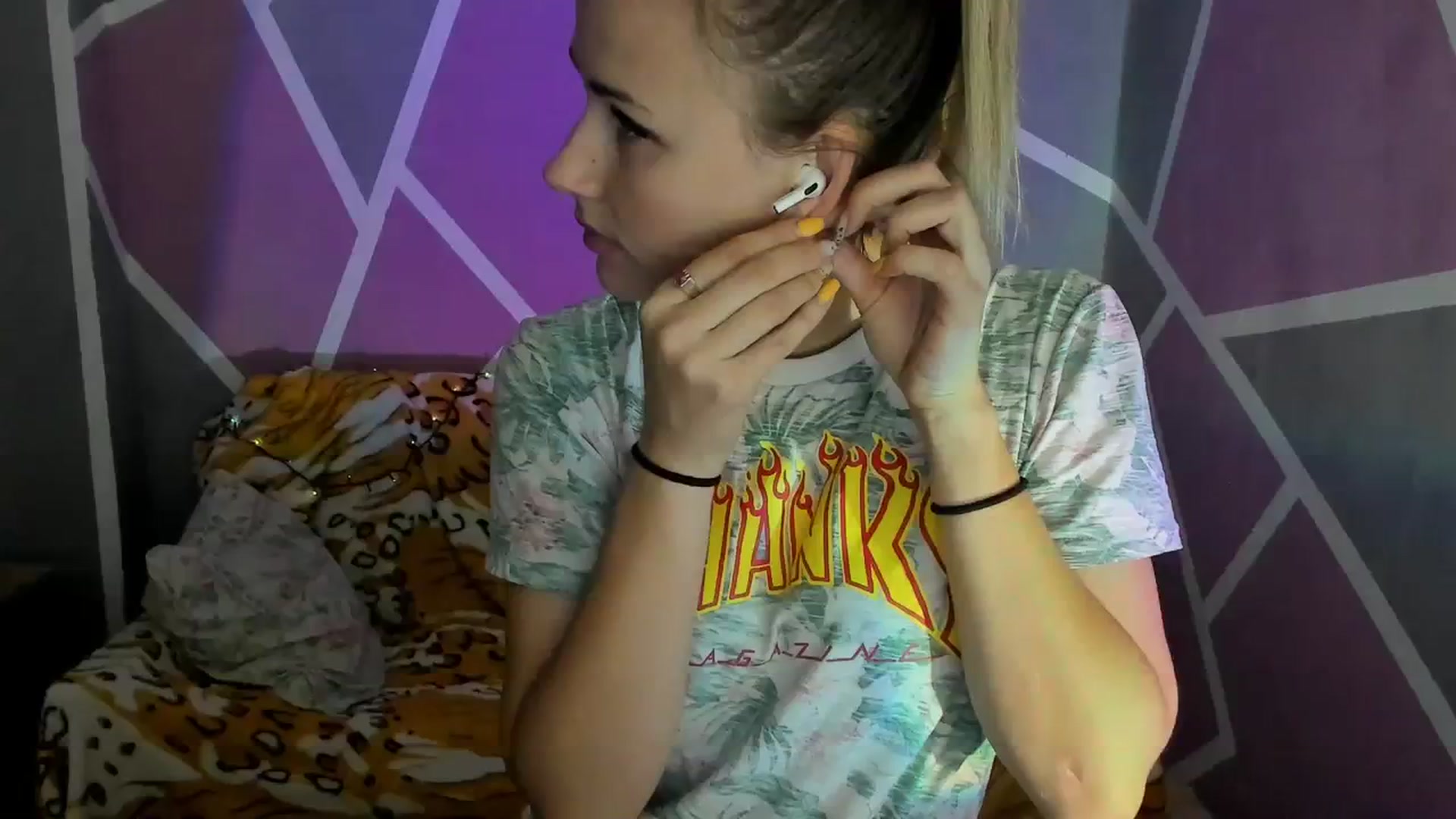 Gallery image thumbnail from Sexy_Ukr's myfreecams stream on, 10/23/2023, 16:03 image 1 of 20