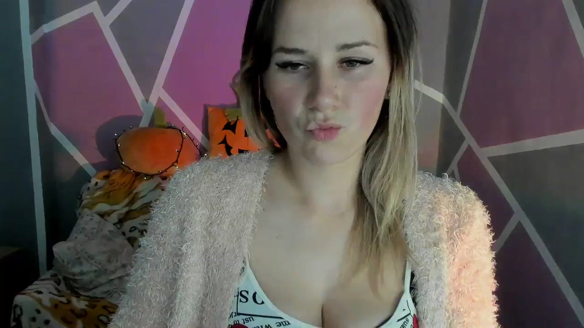 Gallery image thumbnail from Sexy_Ukr's myfreecams stream on, 10/25/2023, 18:04 image 9 of 20