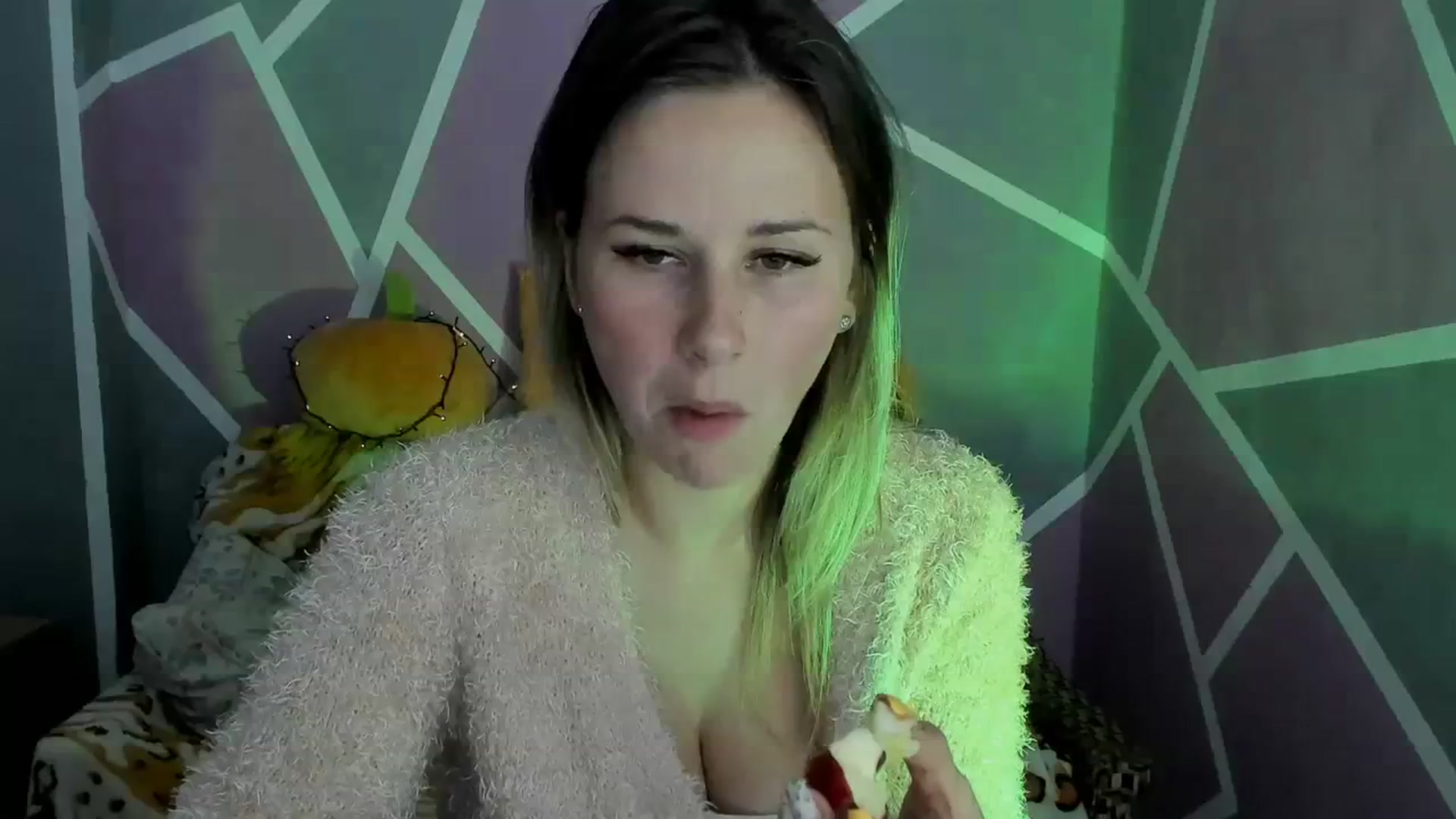 Gallery image thumbnail from Sexy_Ukr's myfreecams stream on, 10/25/2023, 18:04 image 17 of 20