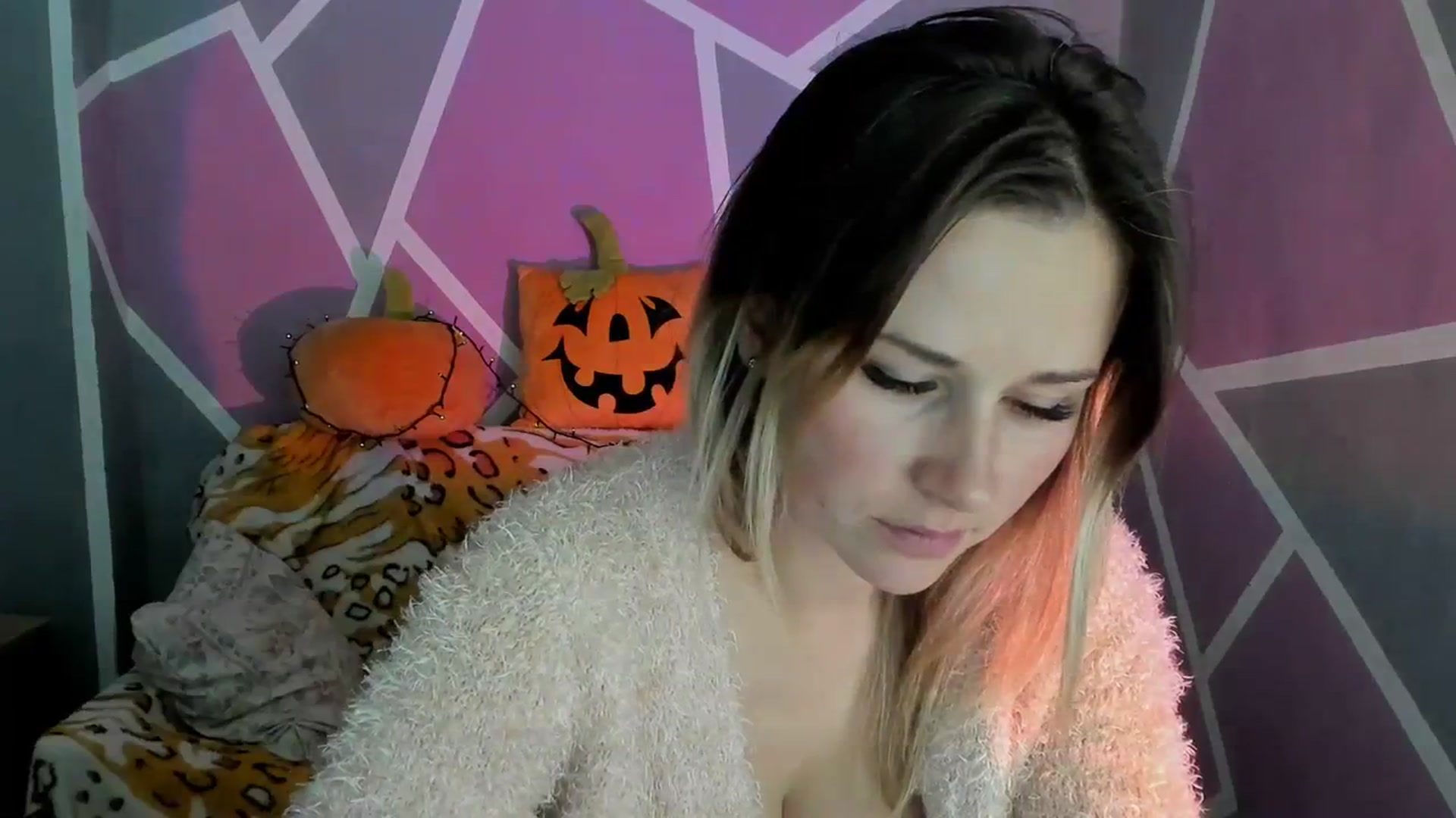 Gallery image thumbnail from Sexy_Ukr's myfreecams stream on, 10/25/2023, 18:04 image 15 of 20