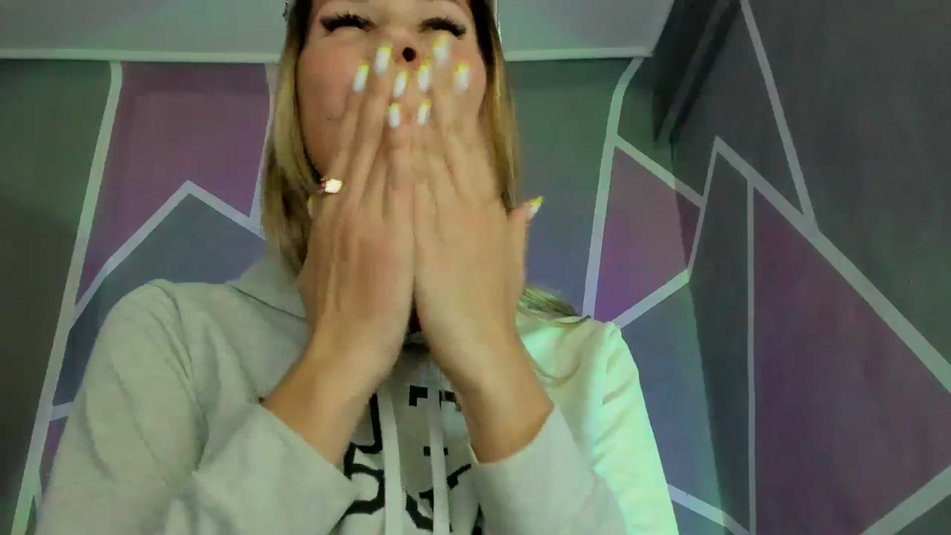 Gallery image thumbnail from Sexy_Ukr's myfreecams stream on, 10/27/2023, 17:20 image 18 of 20