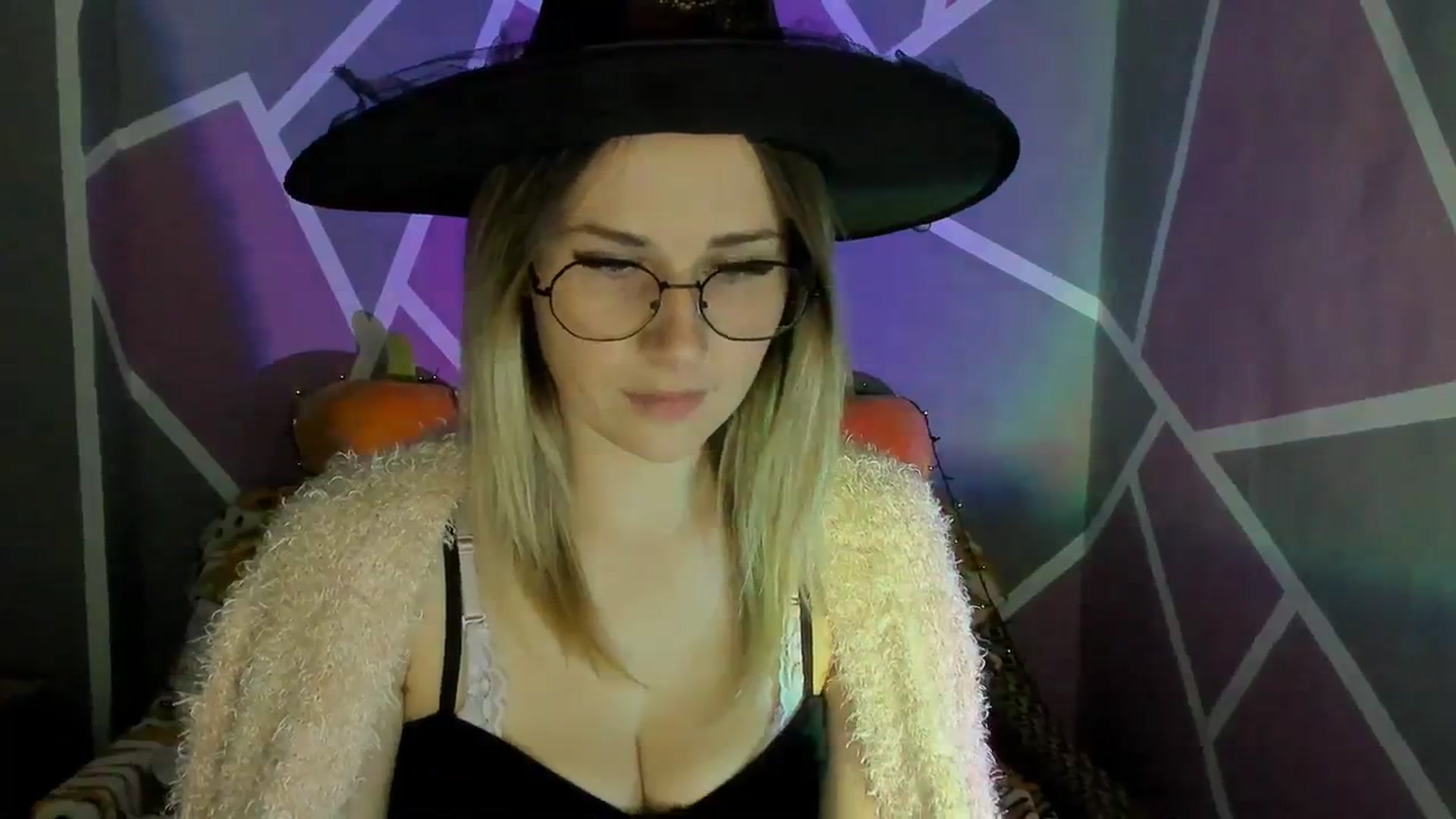 Gallery image thumbnail from Sexy_Ukr's myfreecams stream on, 10/30/2023, 15:58 image 17 of 20