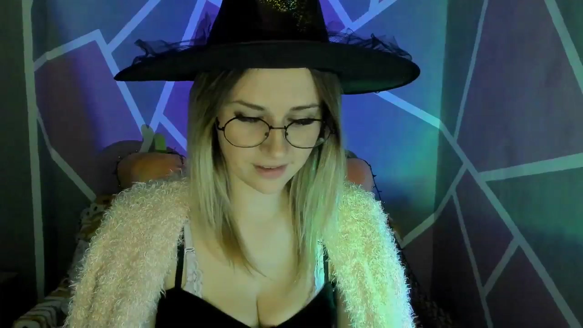 Gallery image thumbnail from Sexy_Ukr's myfreecams stream on, 10/30/2023, 15:58 image 16 of 20