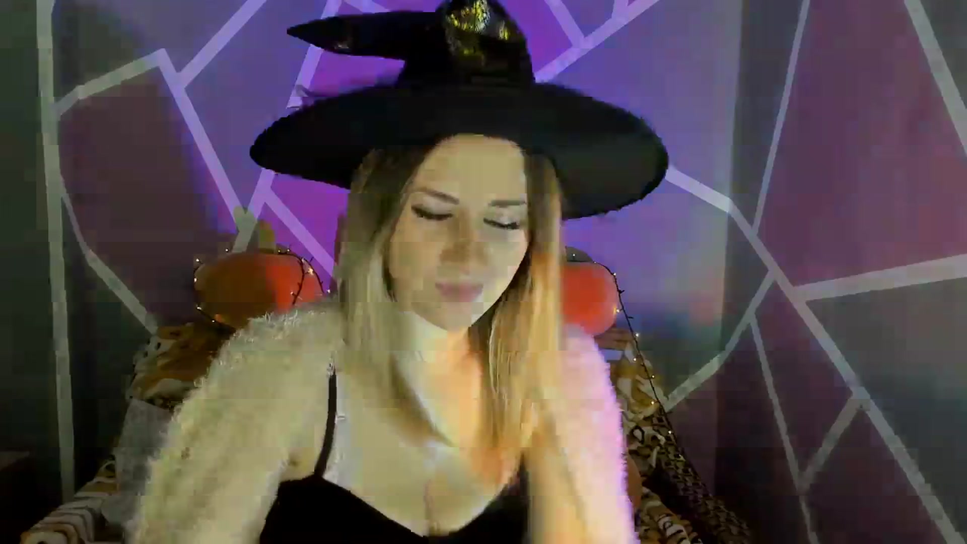 Gallery image thumbnail from Sexy_Ukr's myfreecams stream on, 10/30/2023, 15:58 image 12 of 20