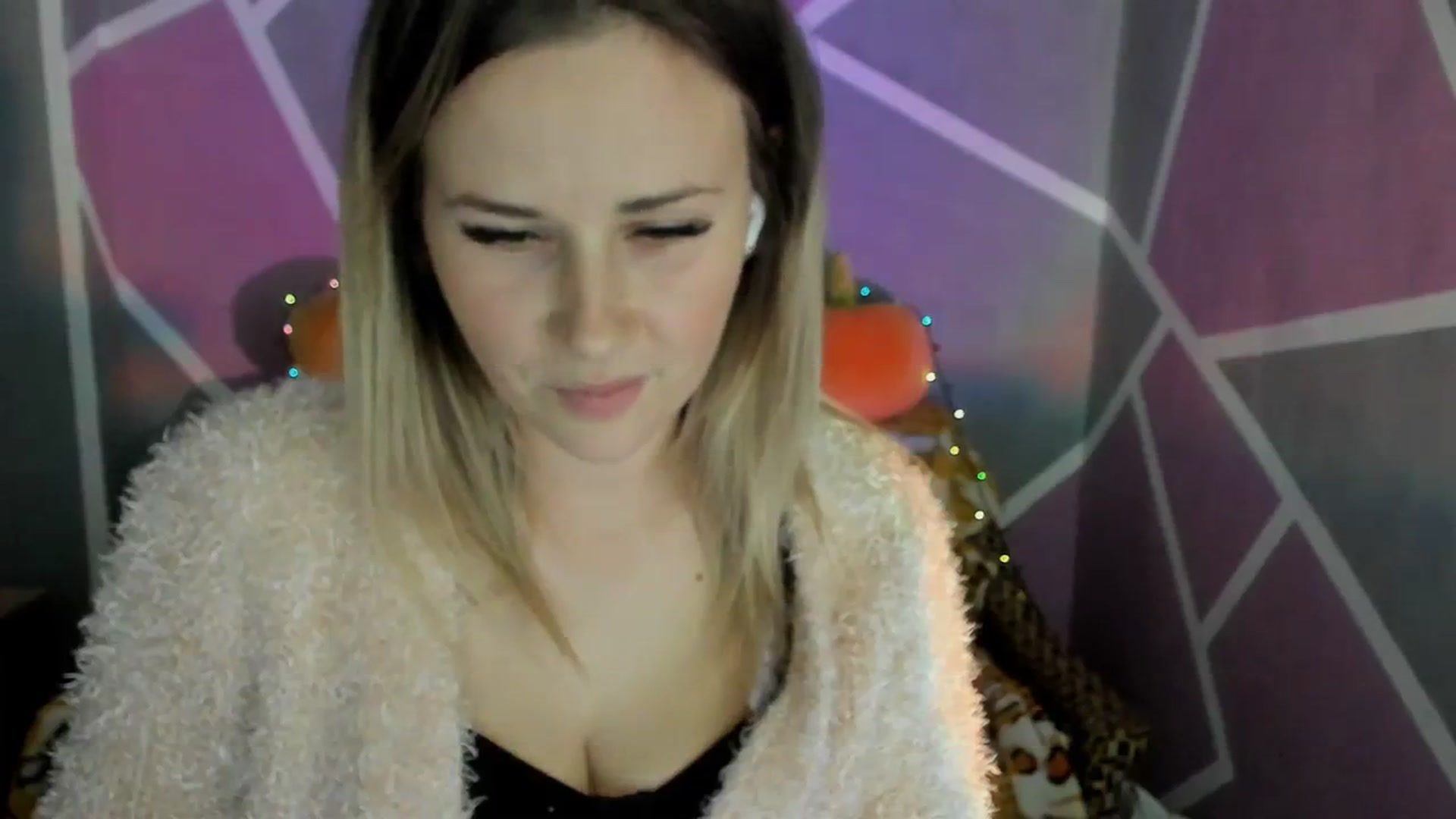 Gallery image thumbnail from Sexy_Ukr's myfreecams stream on, 10/30/2023, 18:10 image 5 of 20