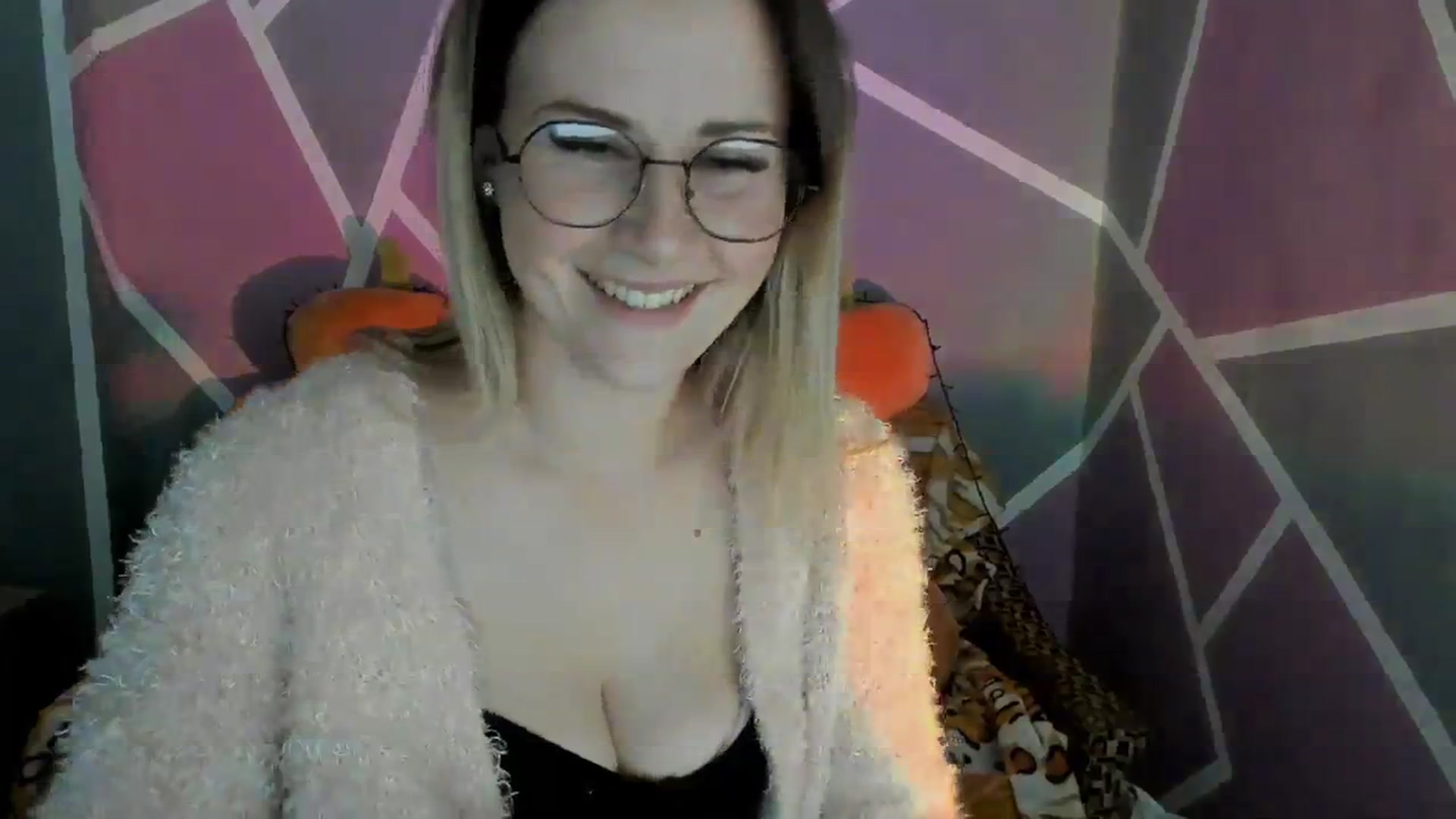 Gallery image thumbnail from Sexy_Ukr's myfreecams stream on, 10/30/2023, 18:10 image 11 of 20