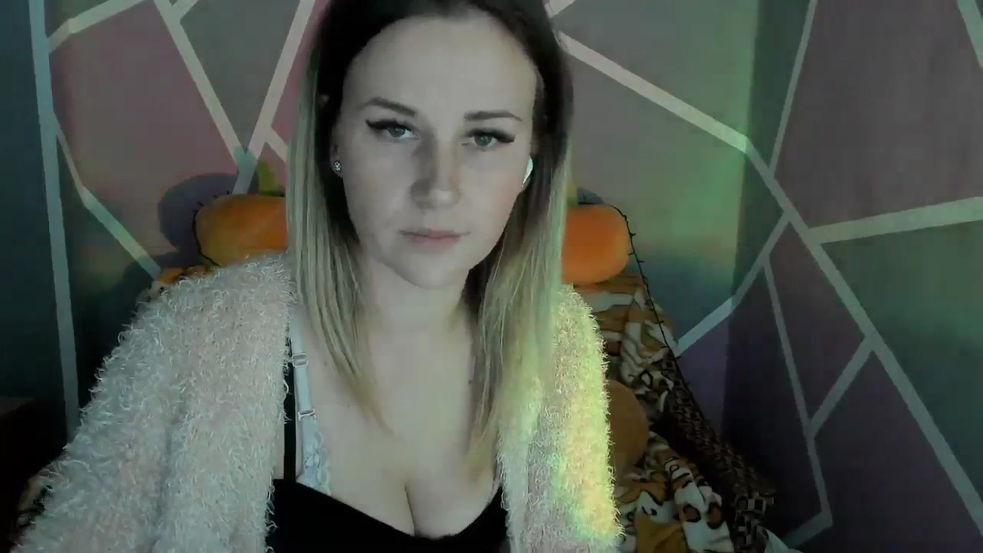 Gallery image thumbnail from Sexy_Ukr's myfreecams stream on, 10/30/2023, 18:10 image 7 of 20