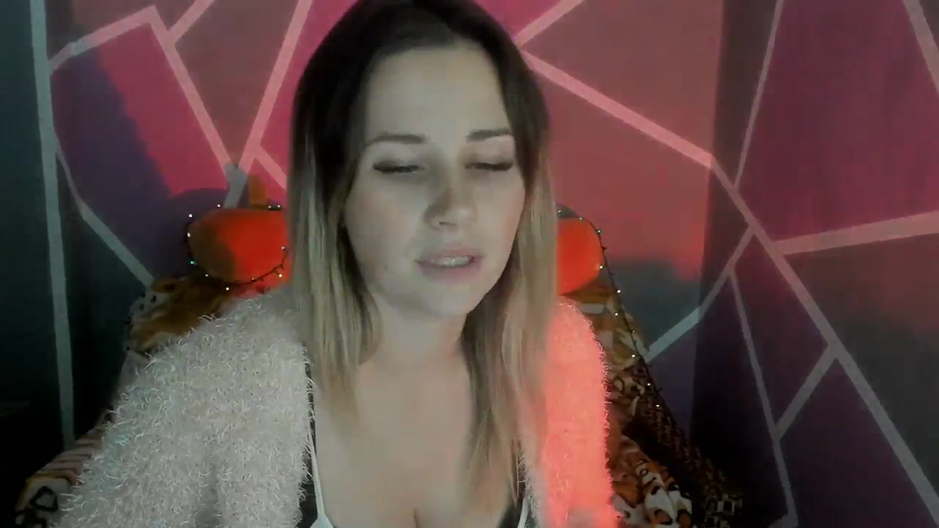 Gallery image thumbnail from Sexy_Ukr's myfreecams stream on, 11/03/2023, 16:22 image 15 of 20