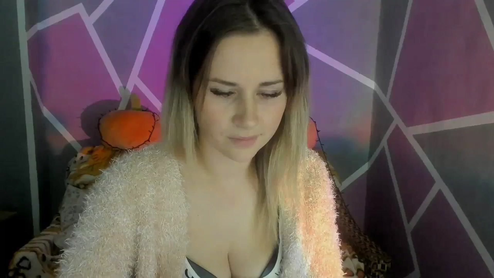 Gallery image thumbnail from Sexy_Ukr's myfreecams stream on, 11/03/2023, 17:30 image 9 of 20