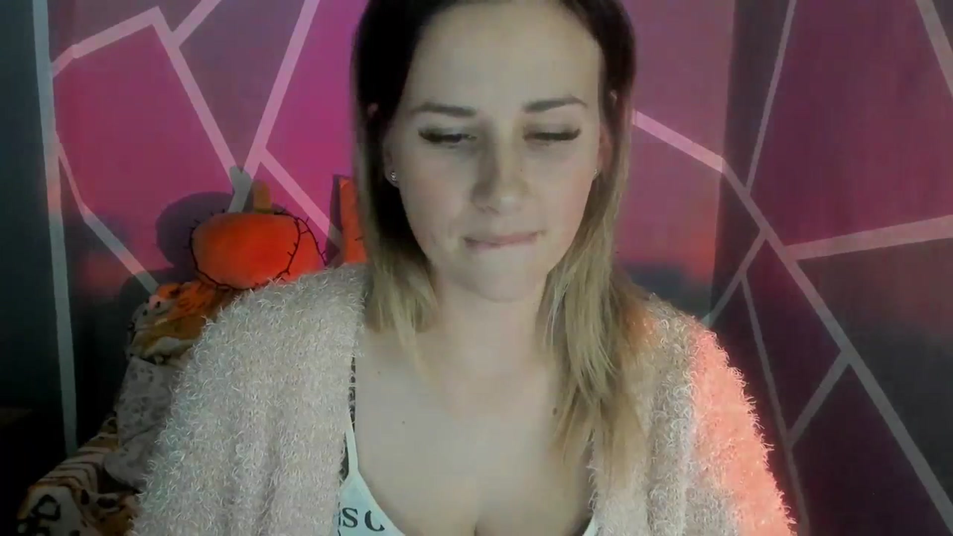 Gallery image thumbnail from Sexy_Ukr's myfreecams stream on, 11/03/2023, 17:30 image 19 of 20