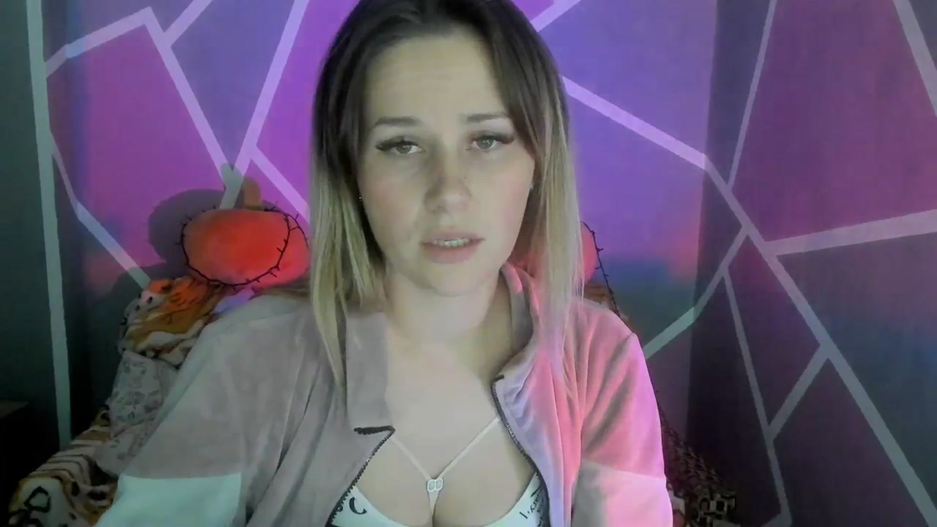Gallery image thumbnail from Sexy_Ukr's myfreecams stream on, 11/06/2023, 18:29 image 17 of 20