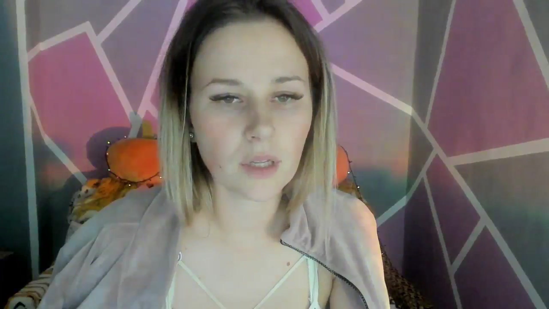 Gallery image thumbnail from Sexy_Ukr's myfreecams stream on, 11/06/2023, 19:16 image 17 of 20