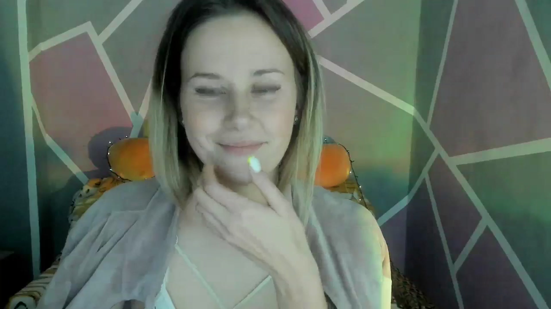 Gallery image thumbnail from Sexy_Ukr's myfreecams stream on, 11/06/2023, 19:16 image 8 of 20