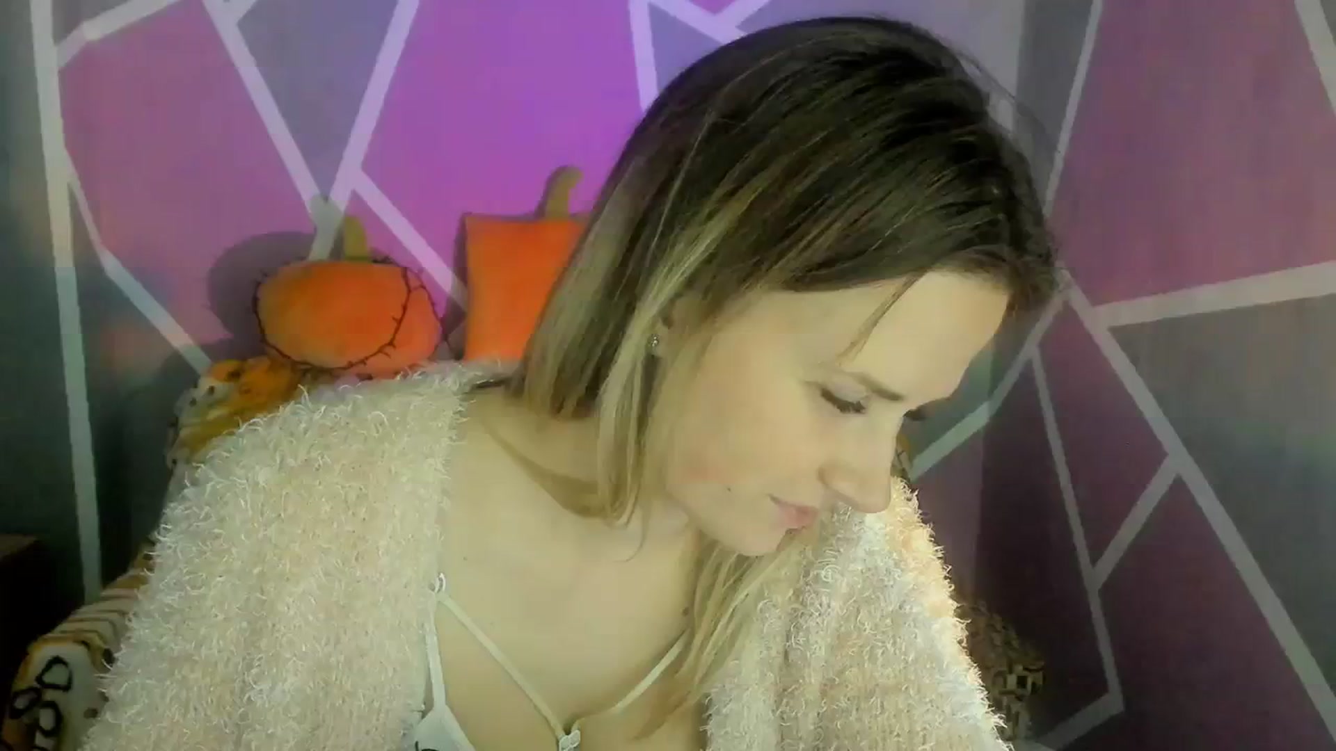 Gallery image thumbnail from Sexy_Ukr's myfreecams stream on, 11/08/2023, 18:10 image 9 of 20